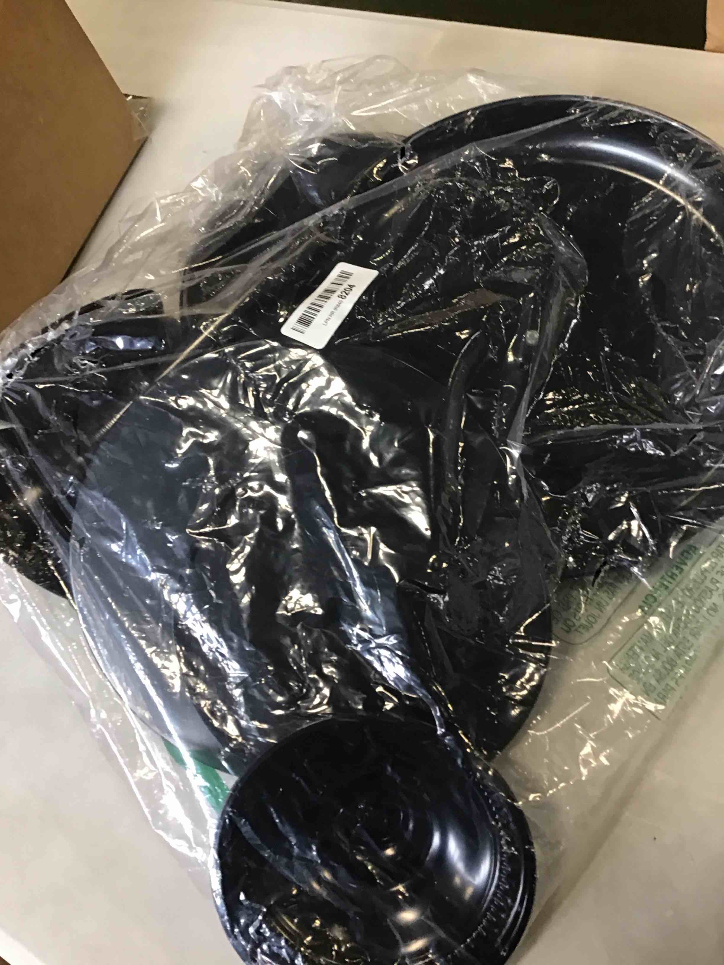 https://s3.amazonaws.com/lotting-images-prod/bidfta/BLU6615600_1717605776350.jpeg