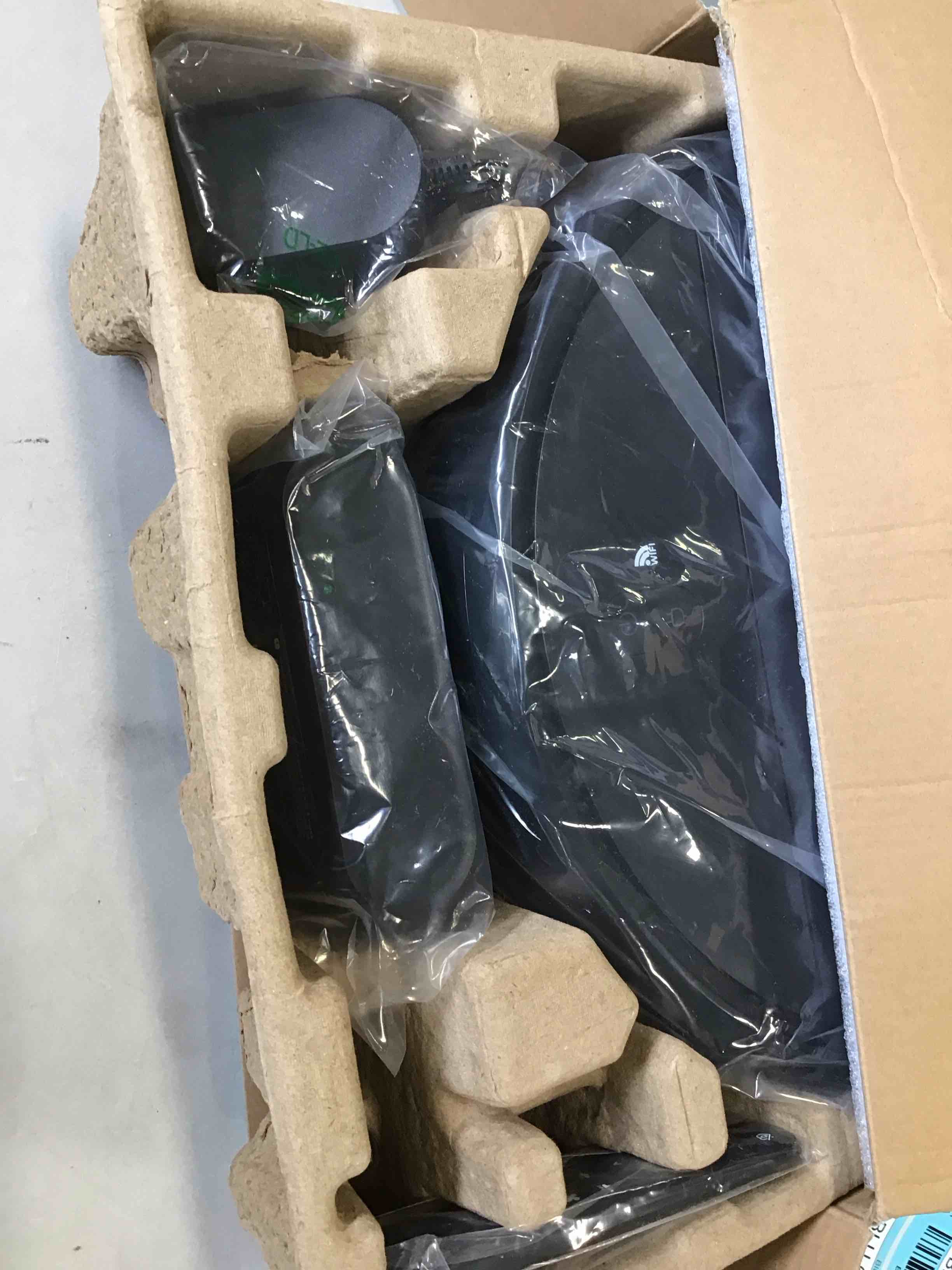 https://s3.amazonaws.com/lotting-images-prod/bidfta/BLU6615643_1717609515916.jpeg
