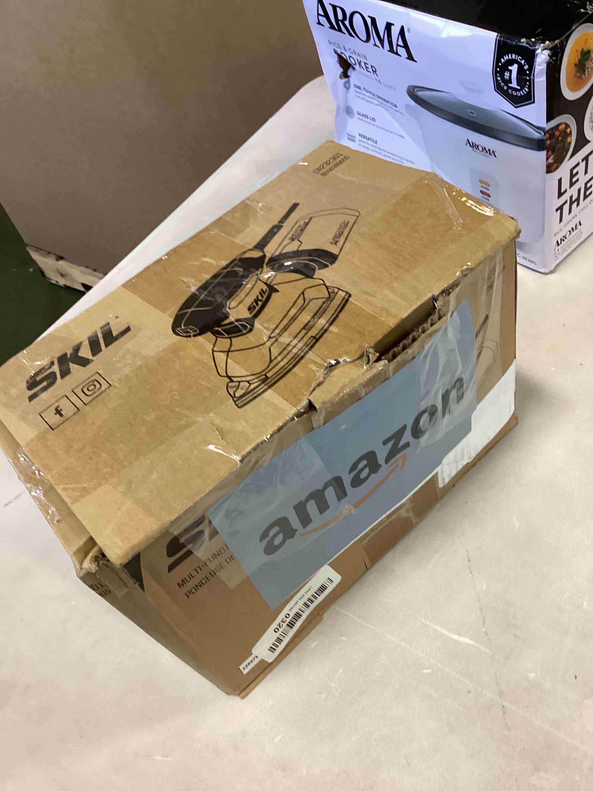 https://s3.amazonaws.com/lotting-images-prod/bidfta/BLU6615877_1717681451298.jpeg