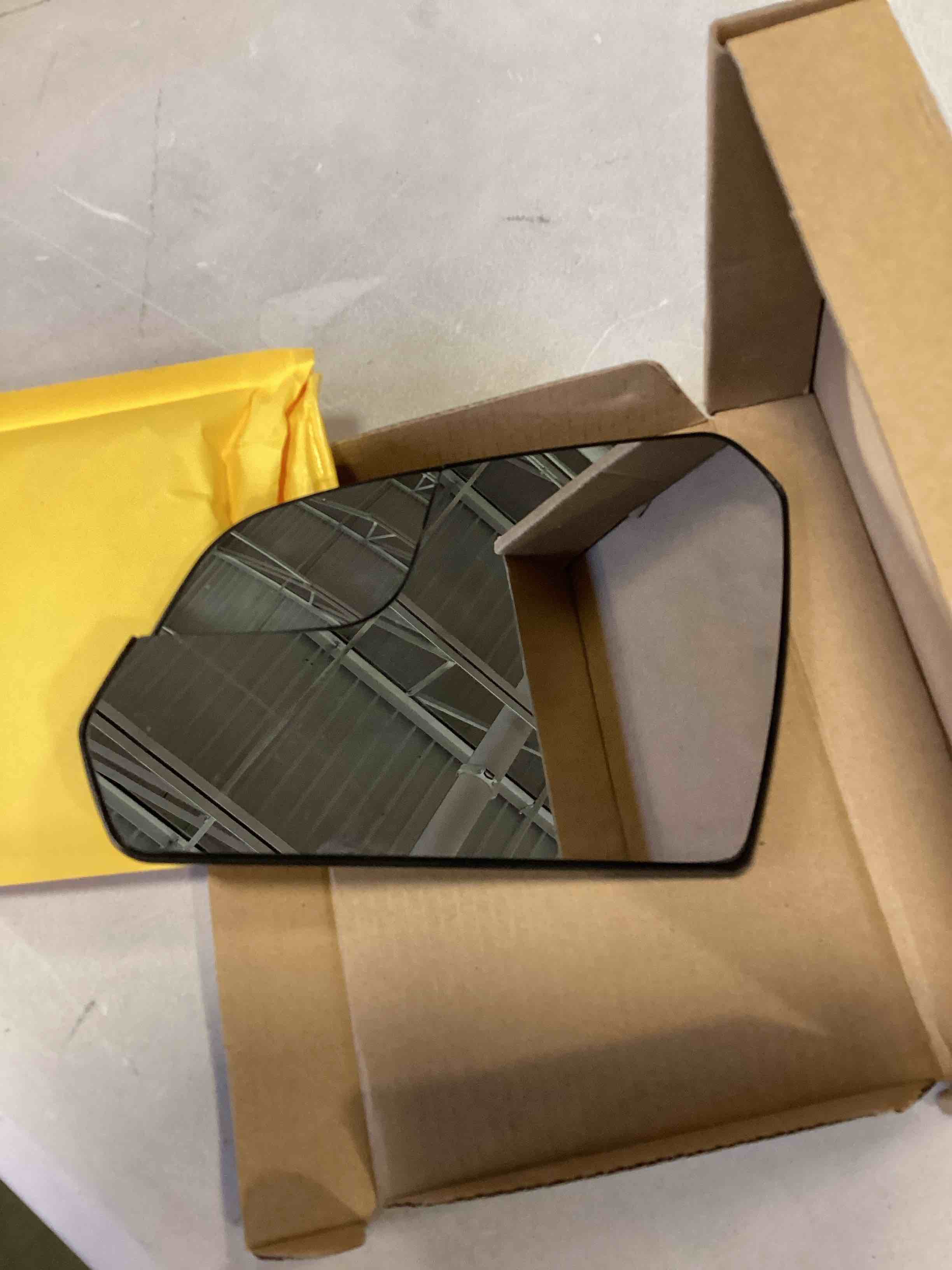 https://s3.amazonaws.com/lotting-images-prod/bidfta/BLU6615882_1717681757498.jpeg
