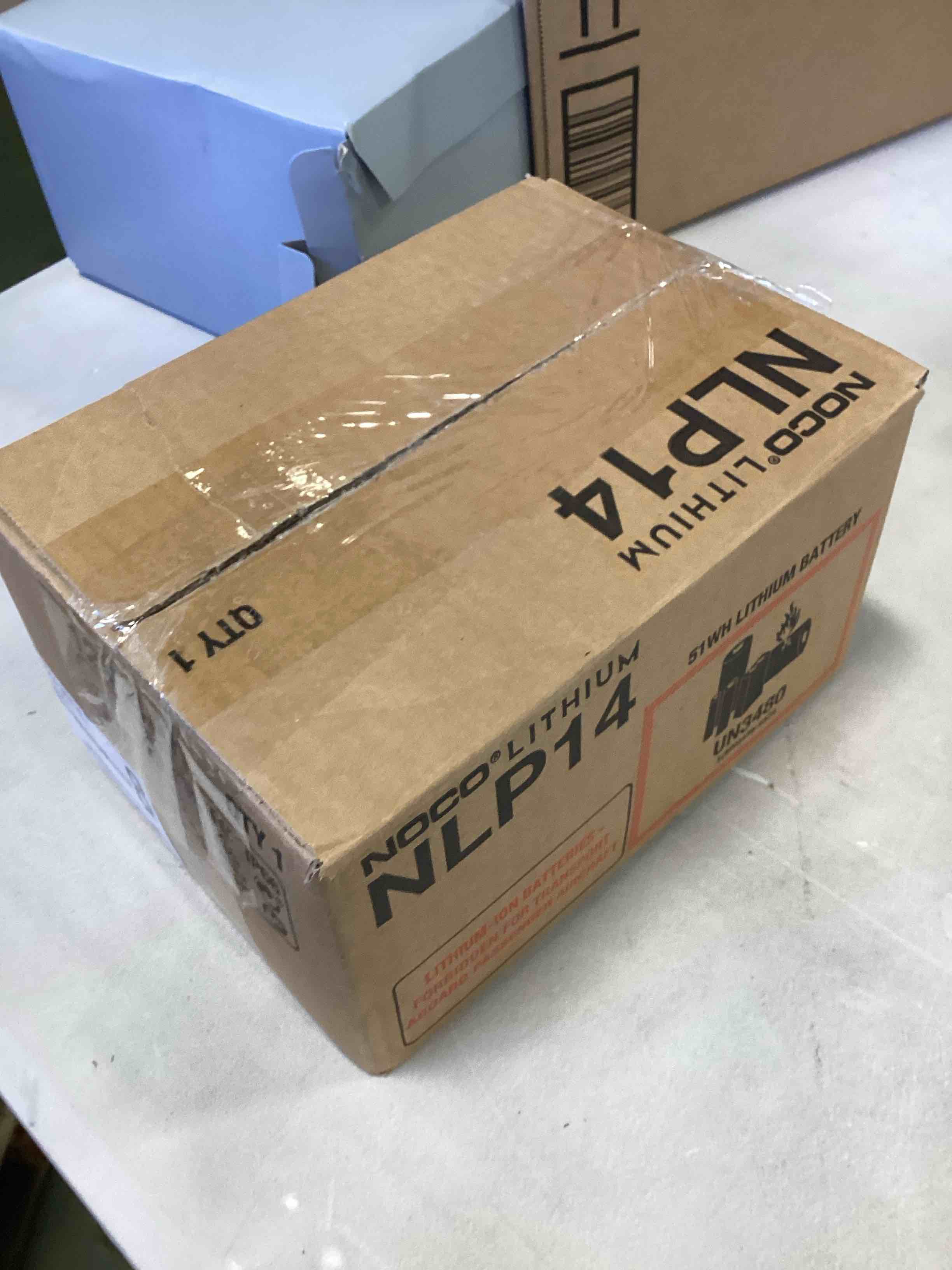 https://s3.amazonaws.com/lotting-images-prod/bidfta/BLU6615884_1717681924352.jpeg