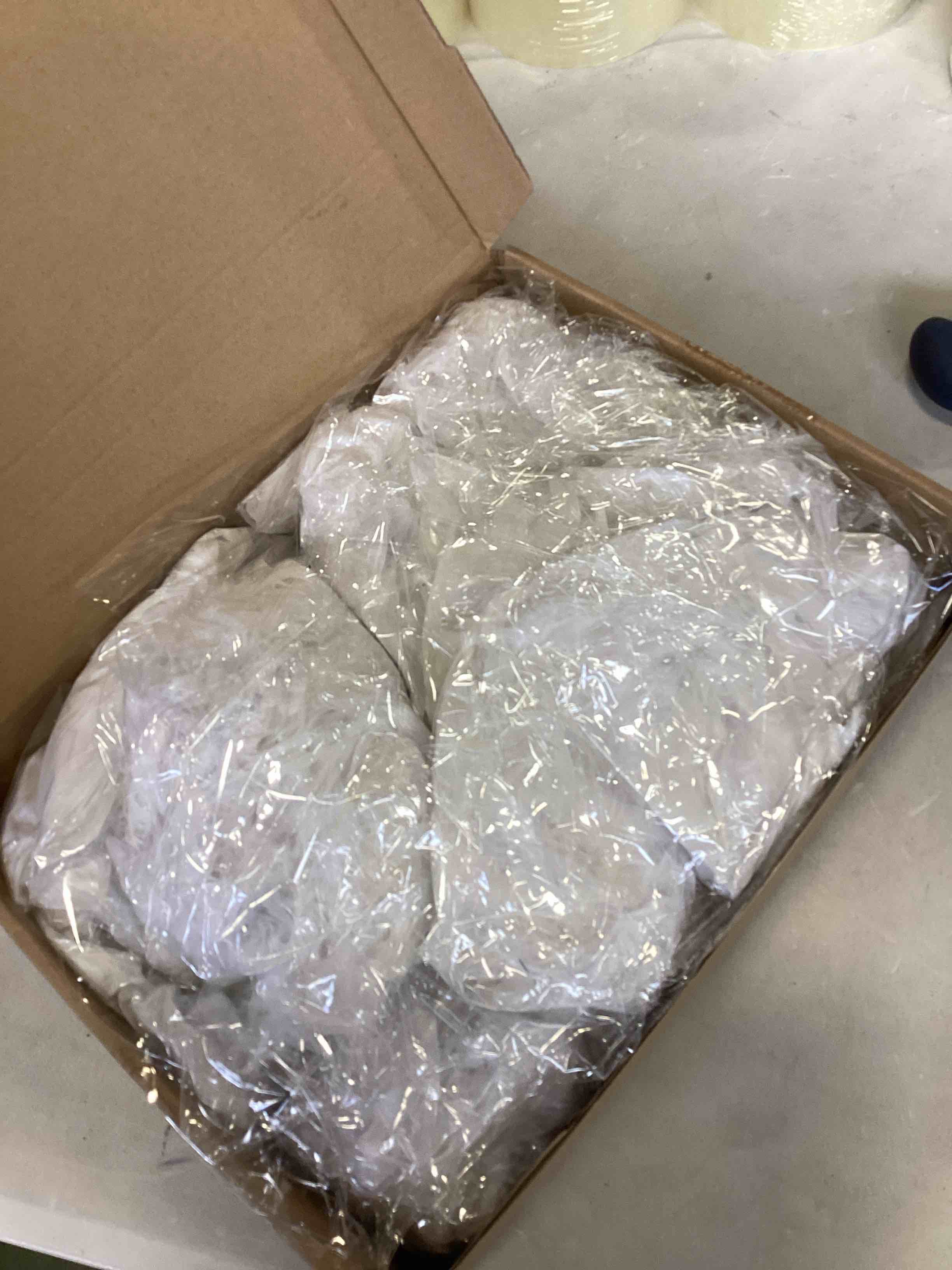 https://s3.amazonaws.com/lotting-images-prod/bidfta/BLU6616109_1717702729928.jpeg