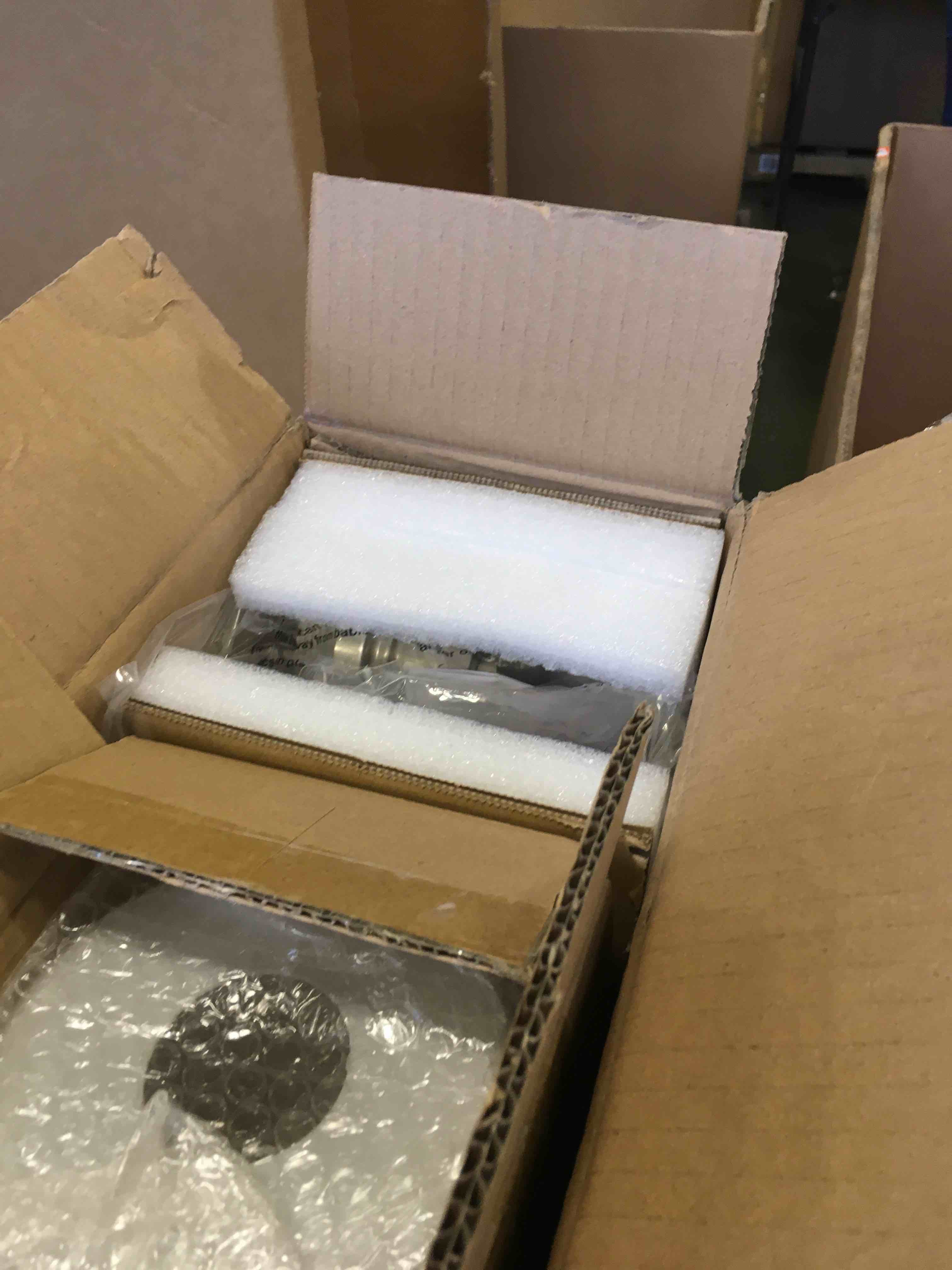 https://s3.amazonaws.com/lotting-images-prod/bidfta/BLU6616268_1717770061603.jpeg