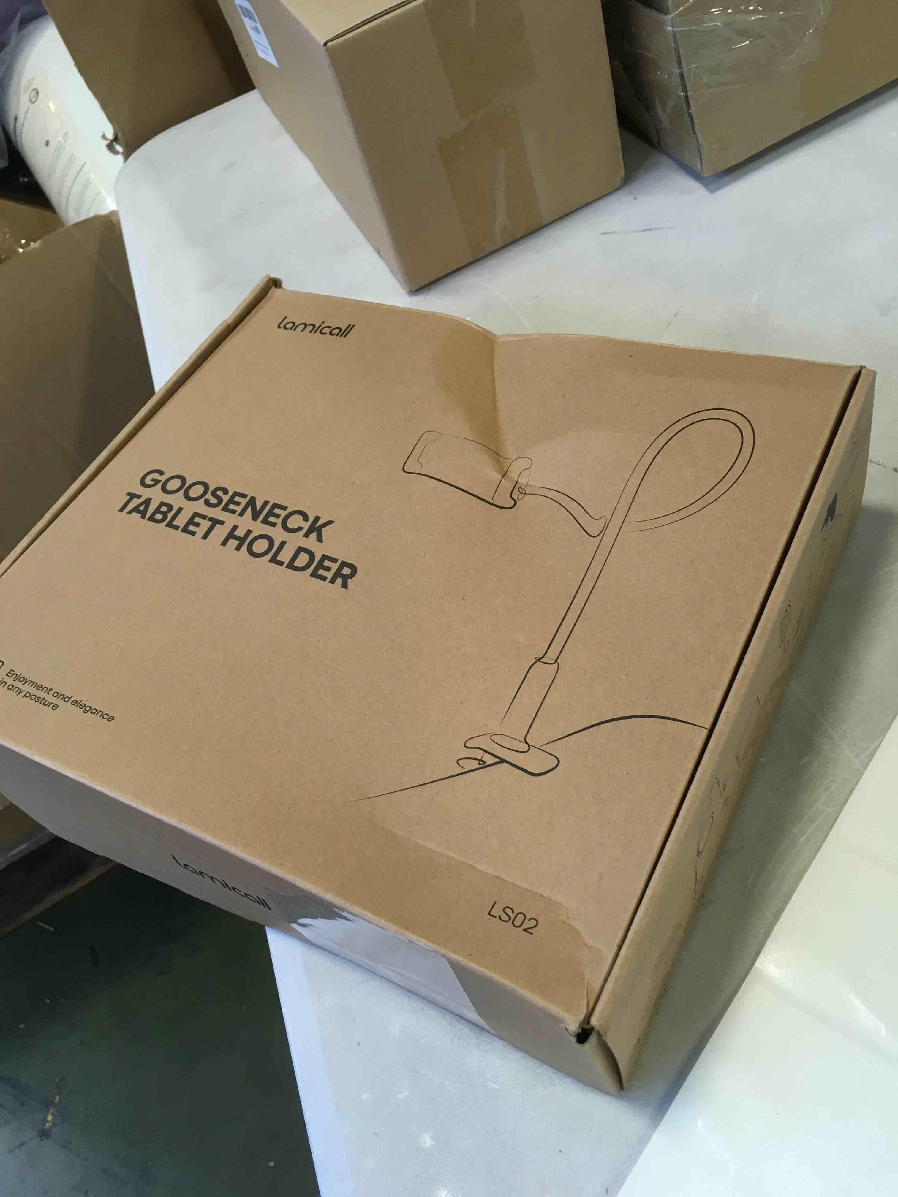 https://s3.amazonaws.com/lotting-images-prod/bidfta/BLU6616307_1717773375250.jpeg
