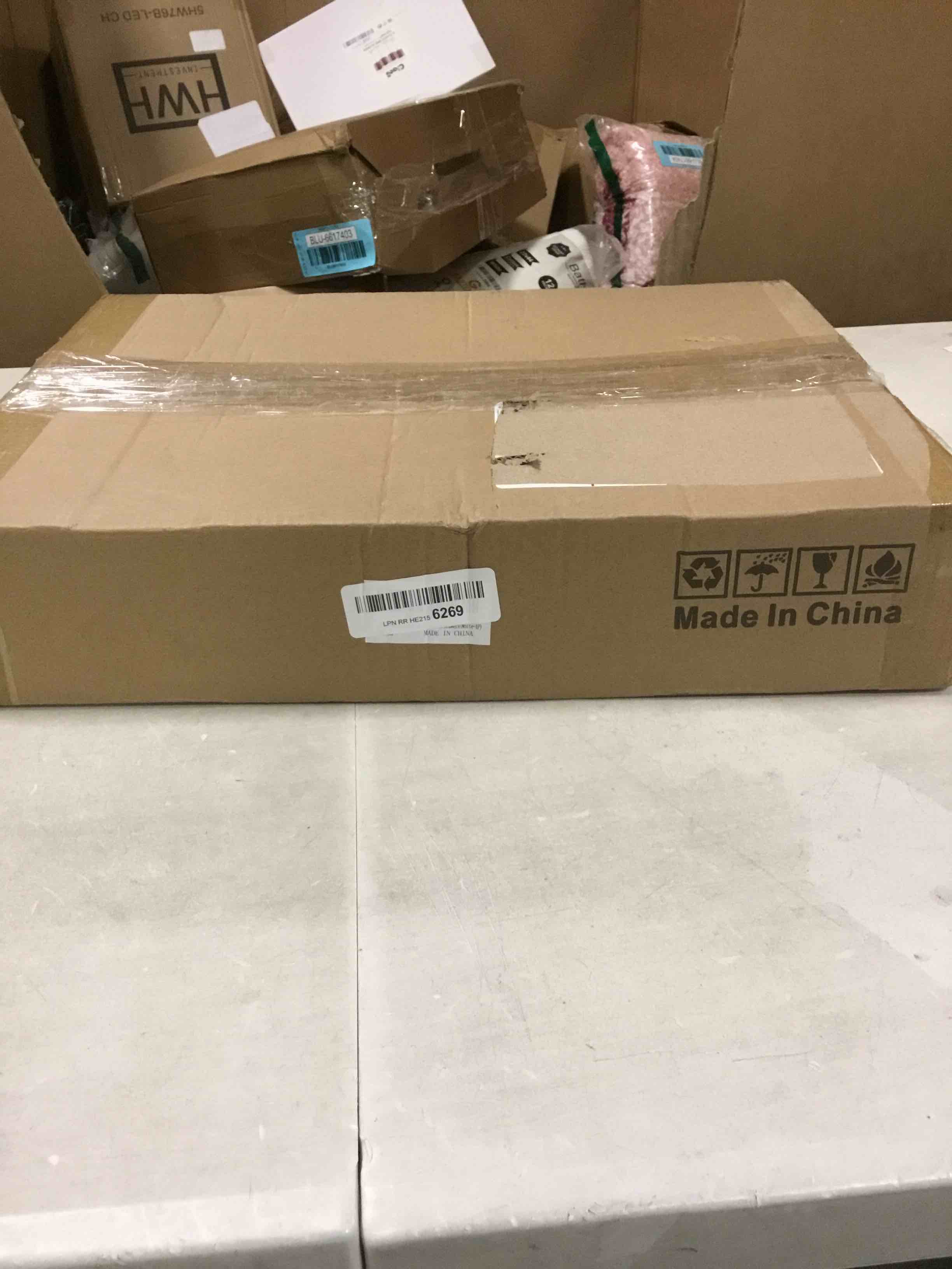https://s3.amazonaws.com/lotting-images-prod/bidfta/BLU6617410_1717849923363.jpeg