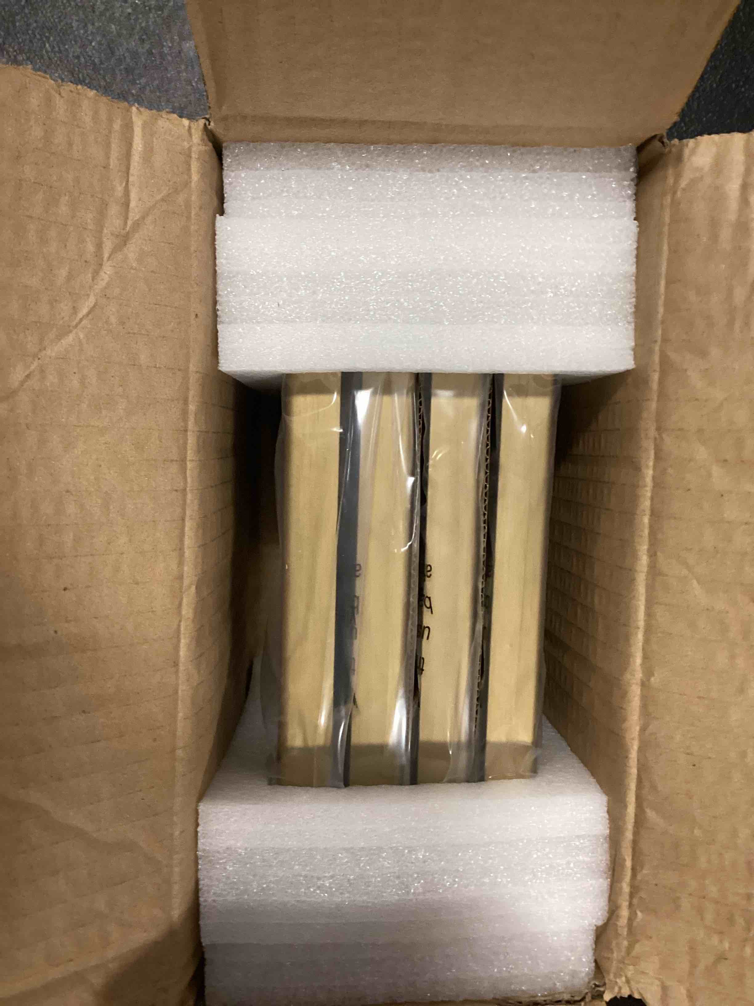 https://s3.amazonaws.com/lotting-images-prod/bidfta/BLU6617891_1718195545542.jpeg
