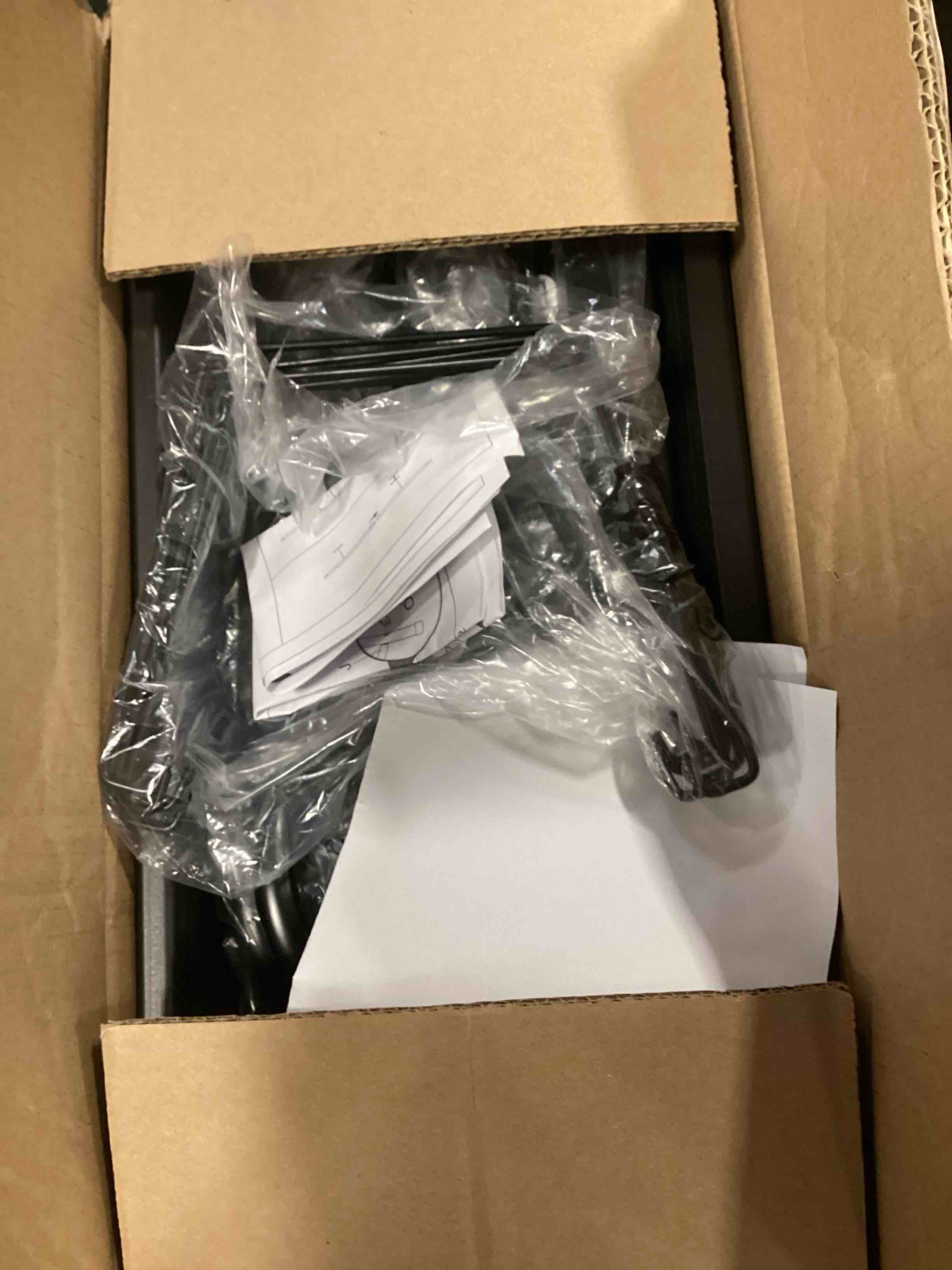 https://s3.amazonaws.com/lotting-images-prod/bidfta/BLU6617909_1718196874319.jpeg