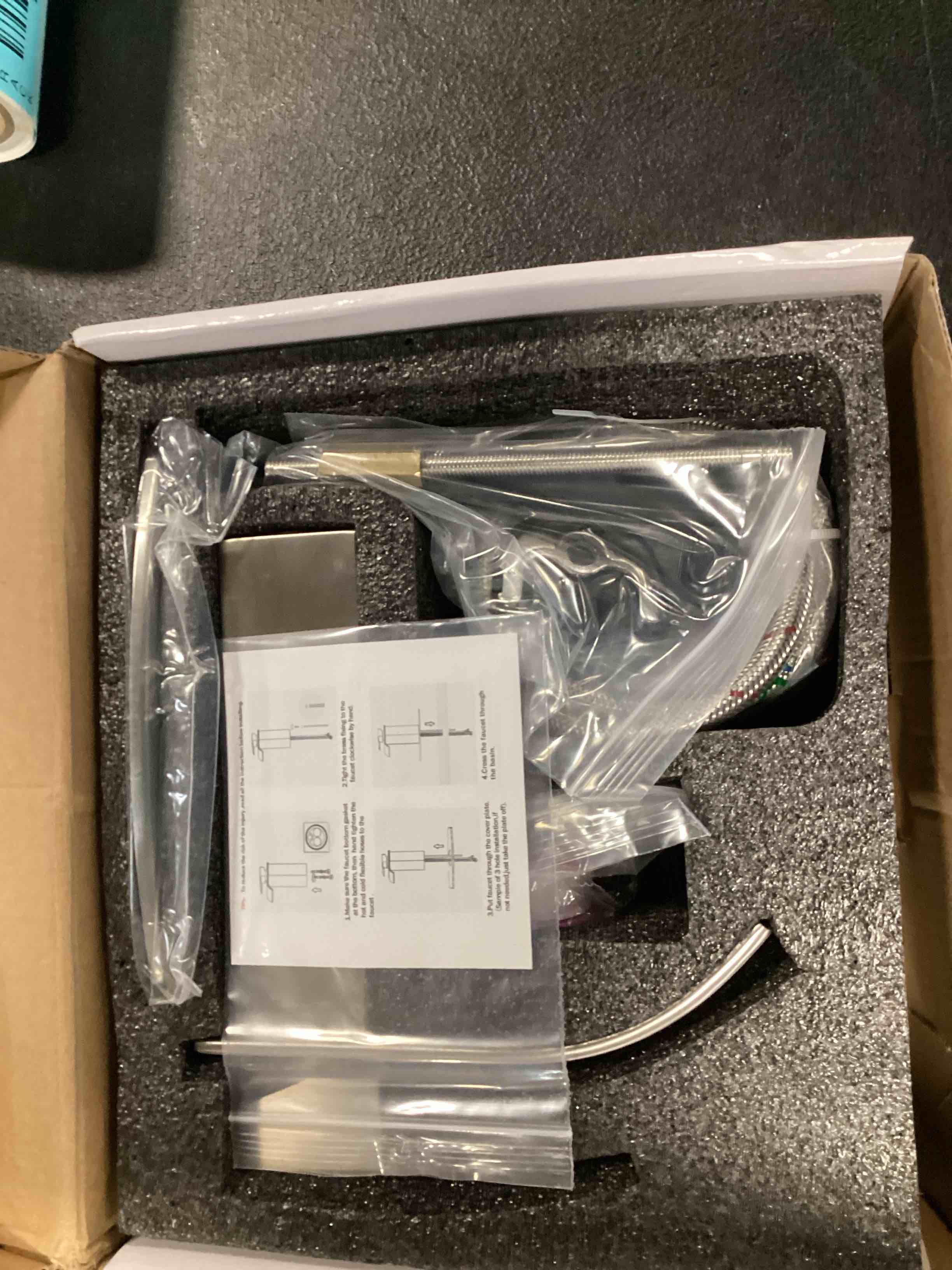https://s3.amazonaws.com/lotting-images-prod/bidfta/BLU6618231_1718289457101.jpeg