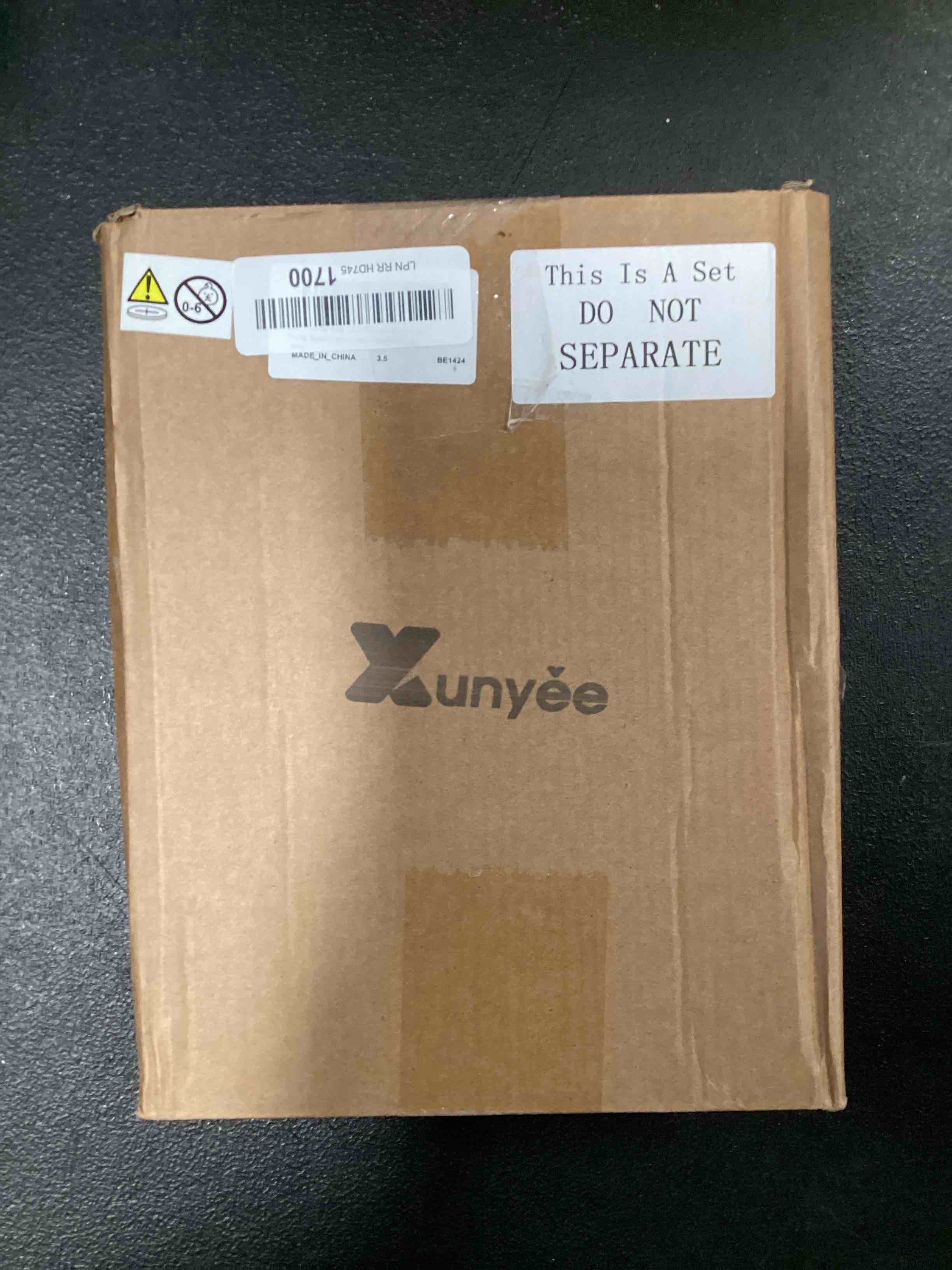 https://s3.amazonaws.com/lotting-images-prod/bidfta/BLU6618273_1718291520235.jpeg