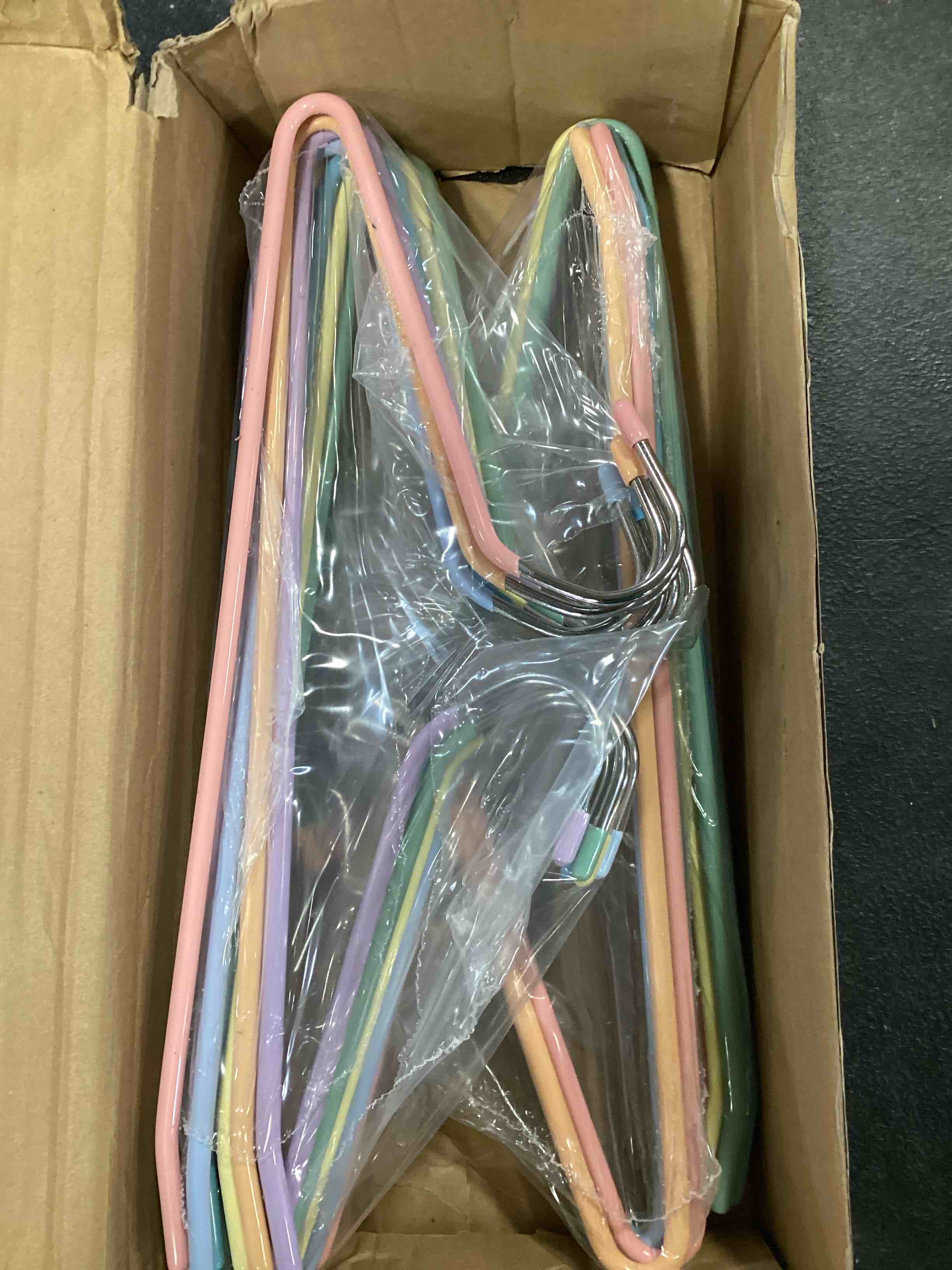 https://s3.amazonaws.com/lotting-images-prod/bidfta/BLU6618330_1718299910767.jpeg