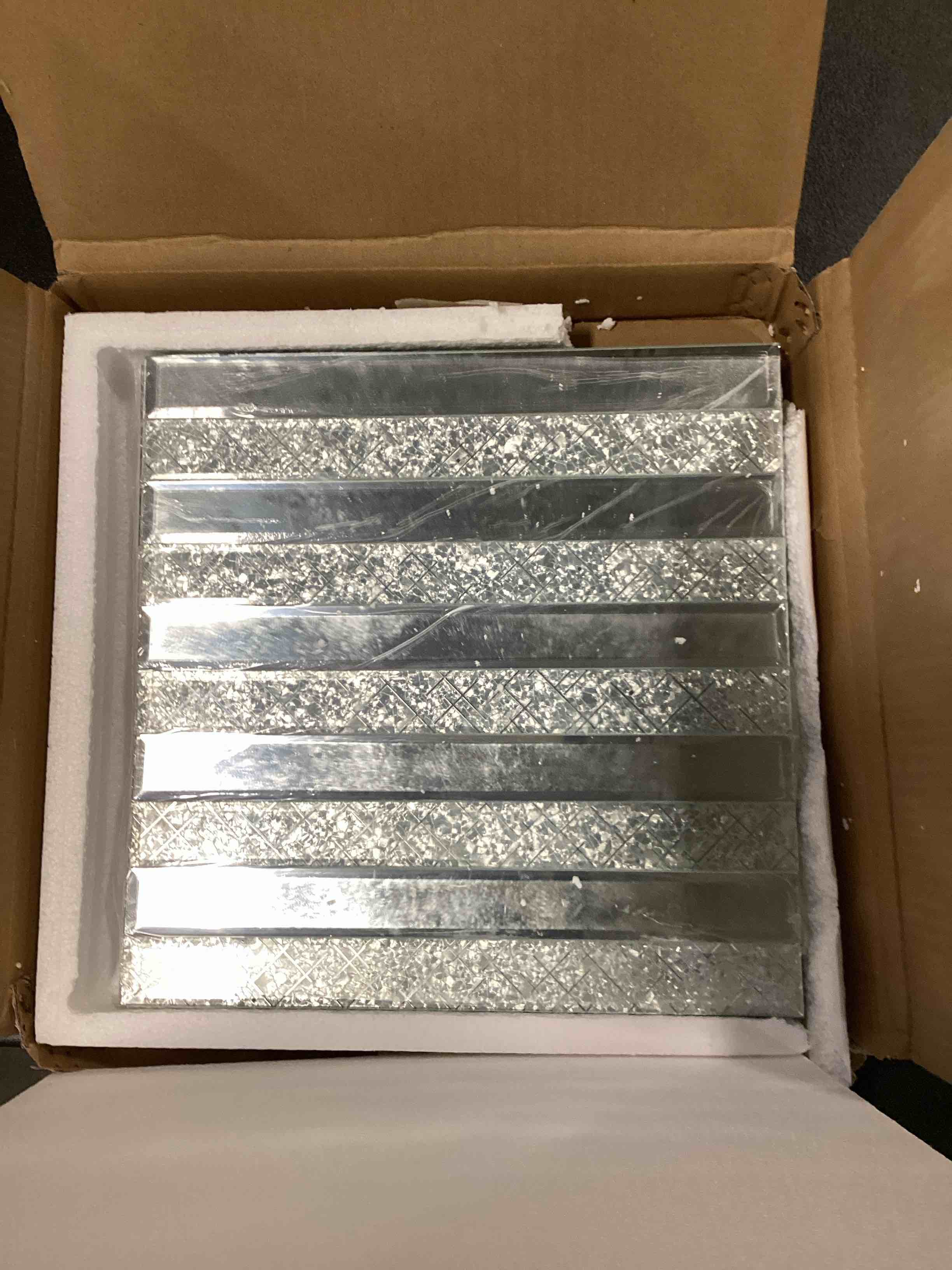 https://s3.amazonaws.com/lotting-images-prod/bidfta/BLU6618366_1718306035590.jpeg