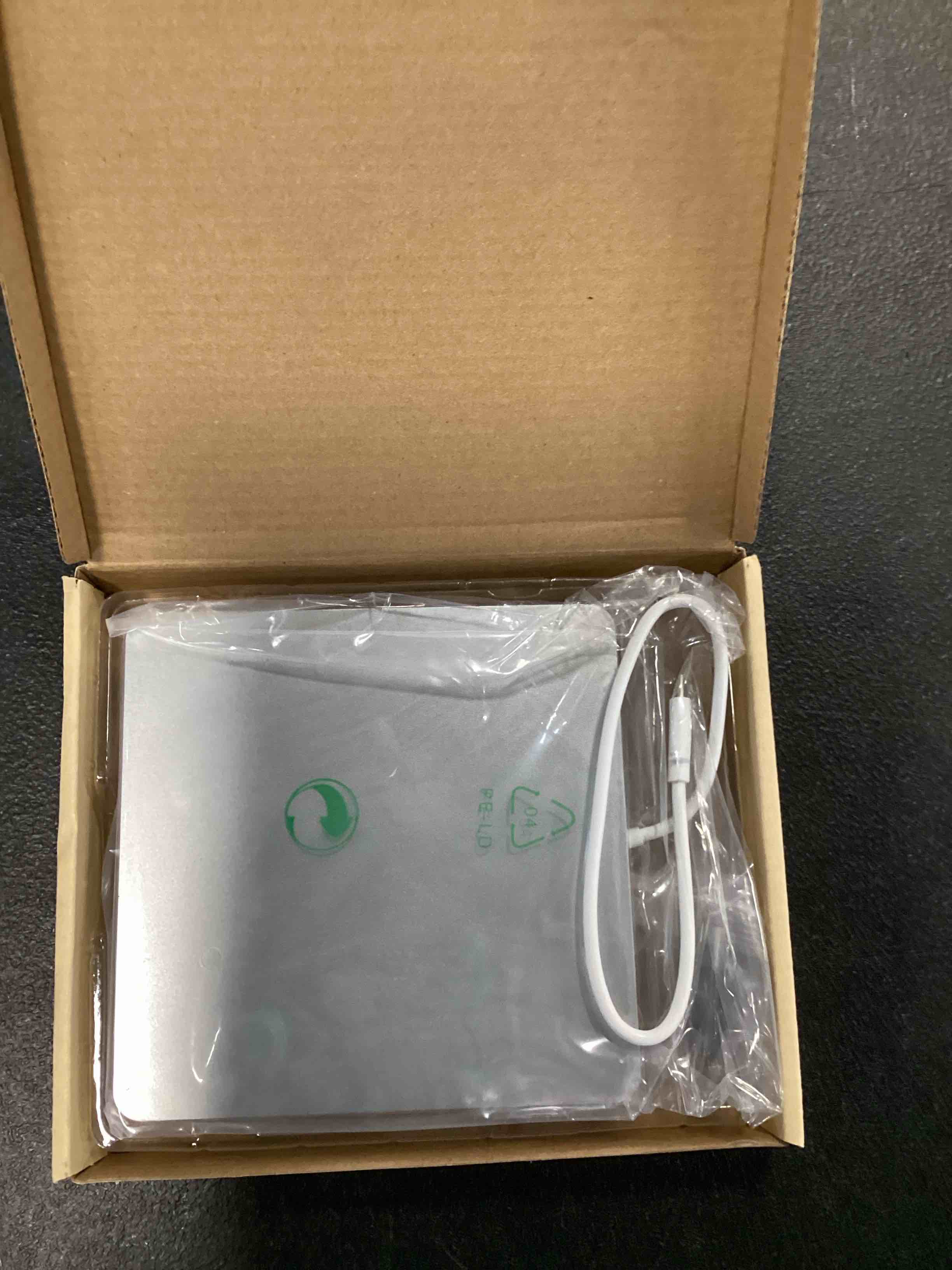 https://s3.amazonaws.com/lotting-images-prod/bidfta/BLU6618386_1718307226285.jpeg
