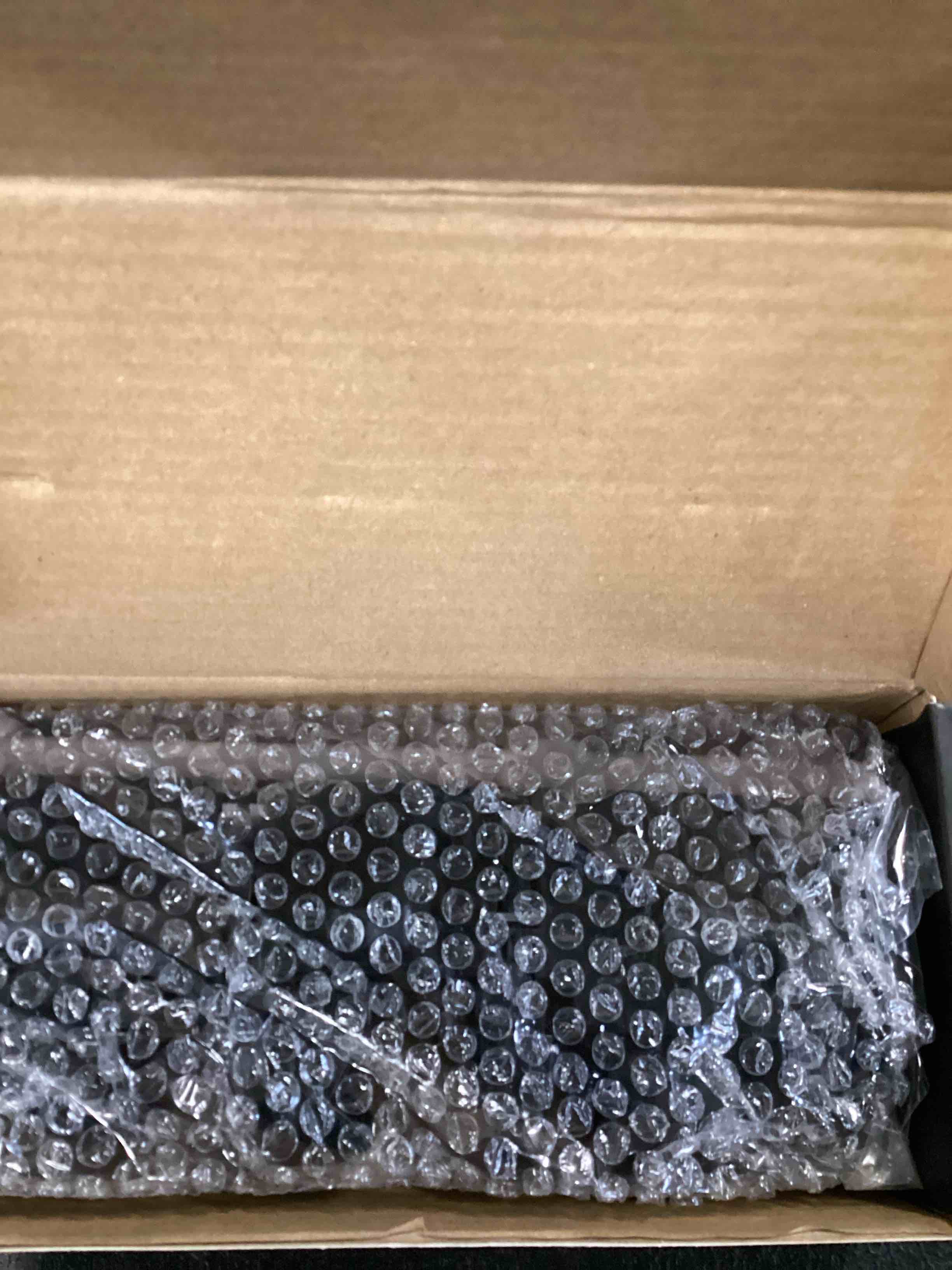 https://s3.amazonaws.com/lotting-images-prod/bidfta/BLU6618392_1718307362646.jpeg