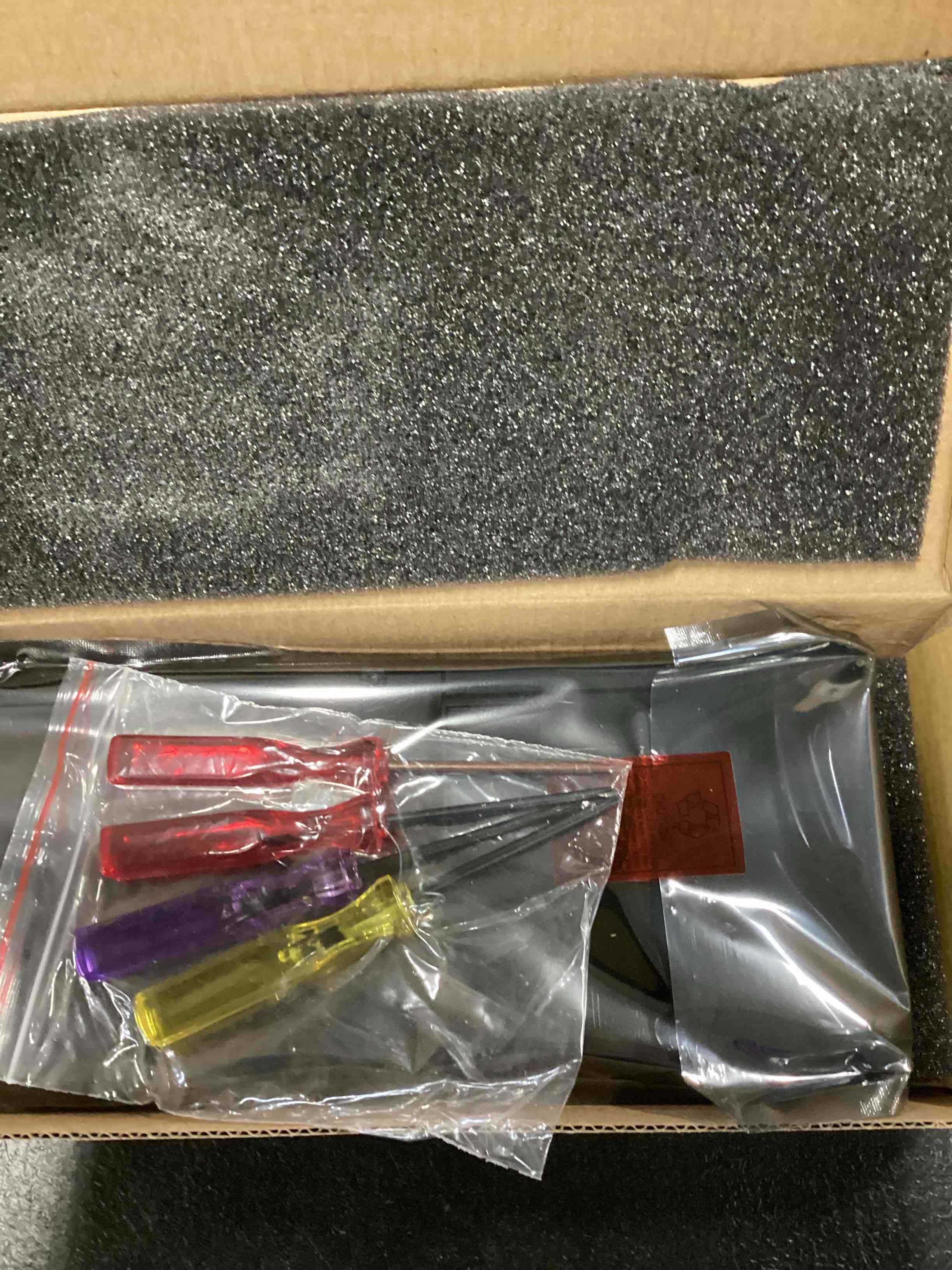 https://s3.amazonaws.com/lotting-images-prod/bidfta/BLU6620364_1717766656552.jpeg
