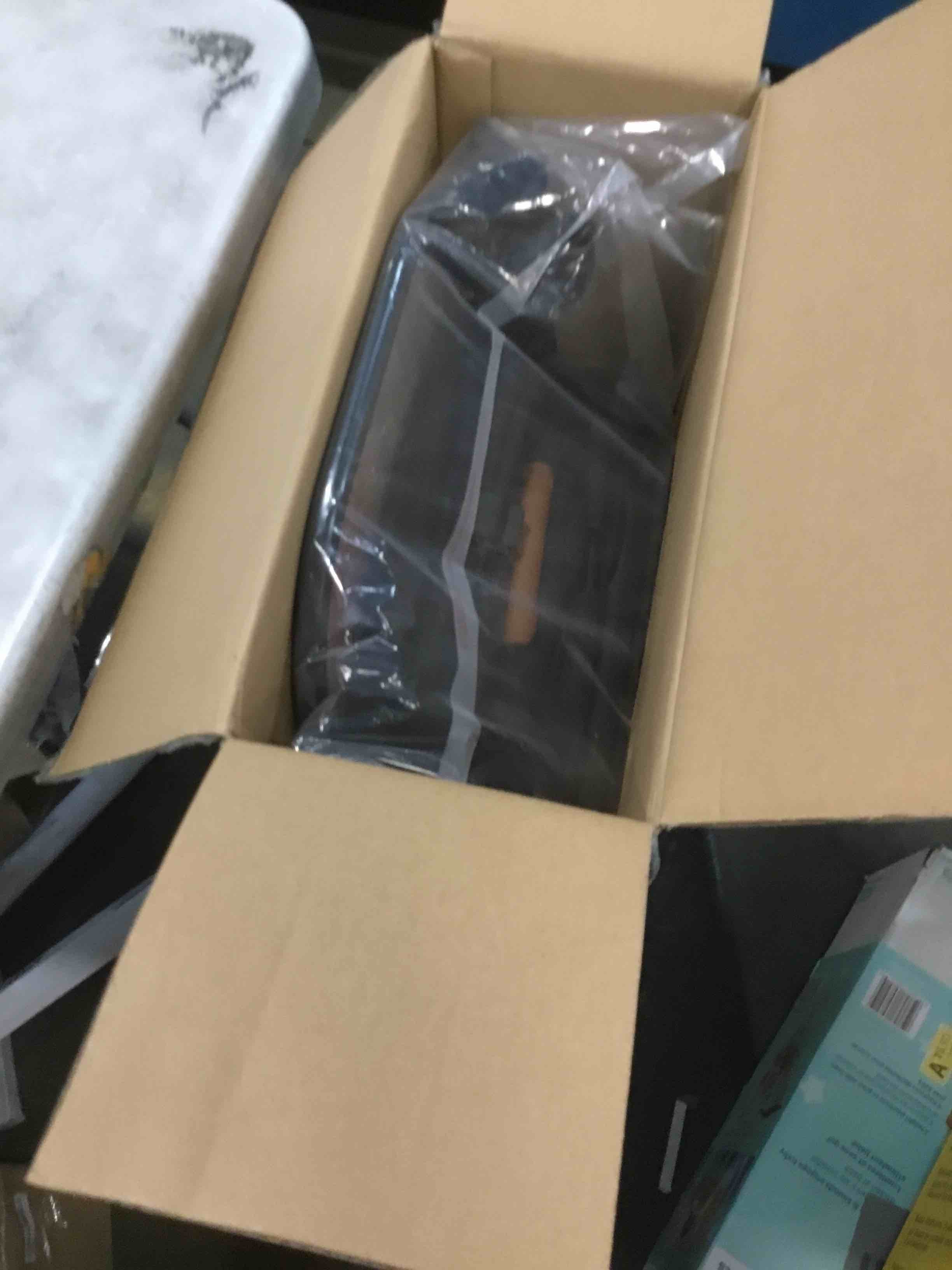 https://s3.amazonaws.com/lotting-images-prod/bidfta/BLU6621944_1717599573356.jpeg