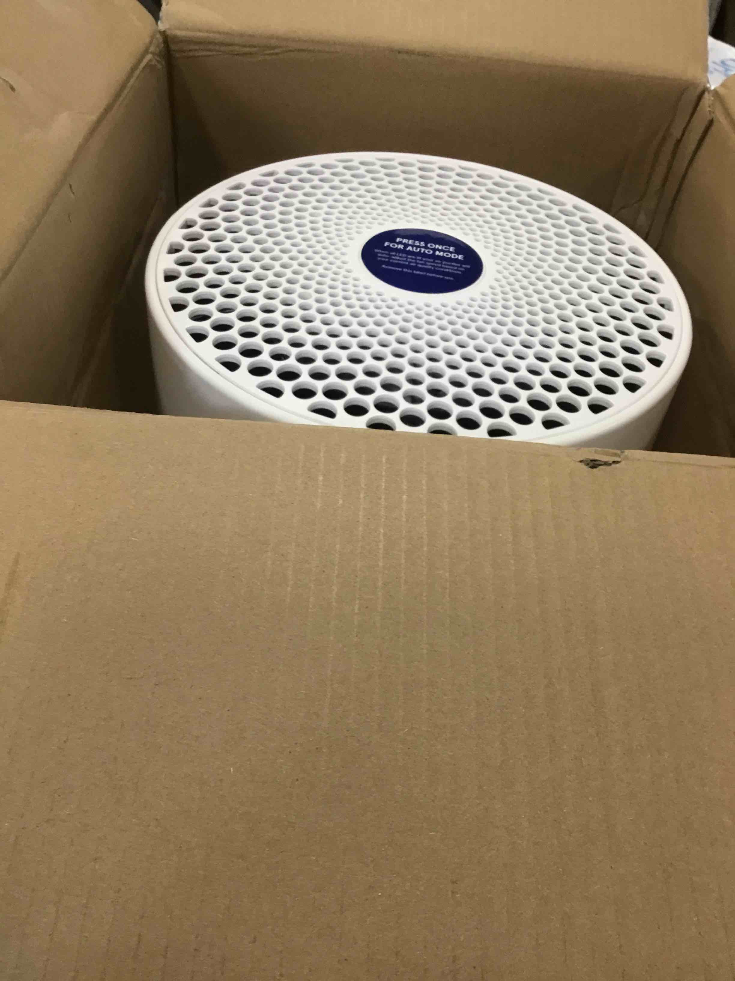 https://s3.amazonaws.com/lotting-images-prod/bidfta/BLU6622011_1717609277441.jpeg