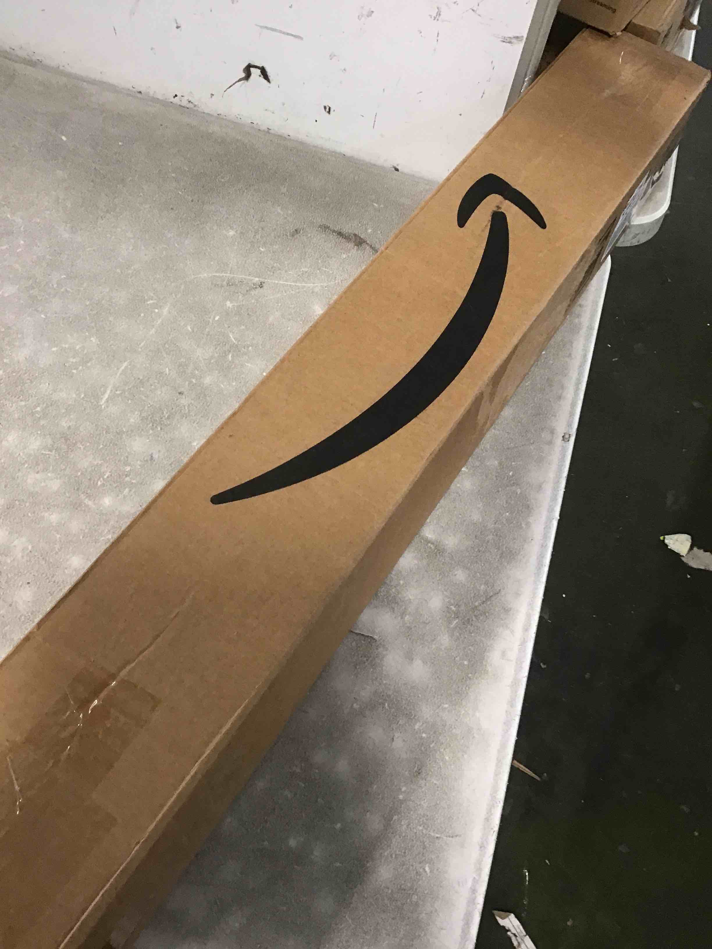 https://s3.amazonaws.com/lotting-images-prod/bidfta/BLU6622471_1717773661190.jpeg