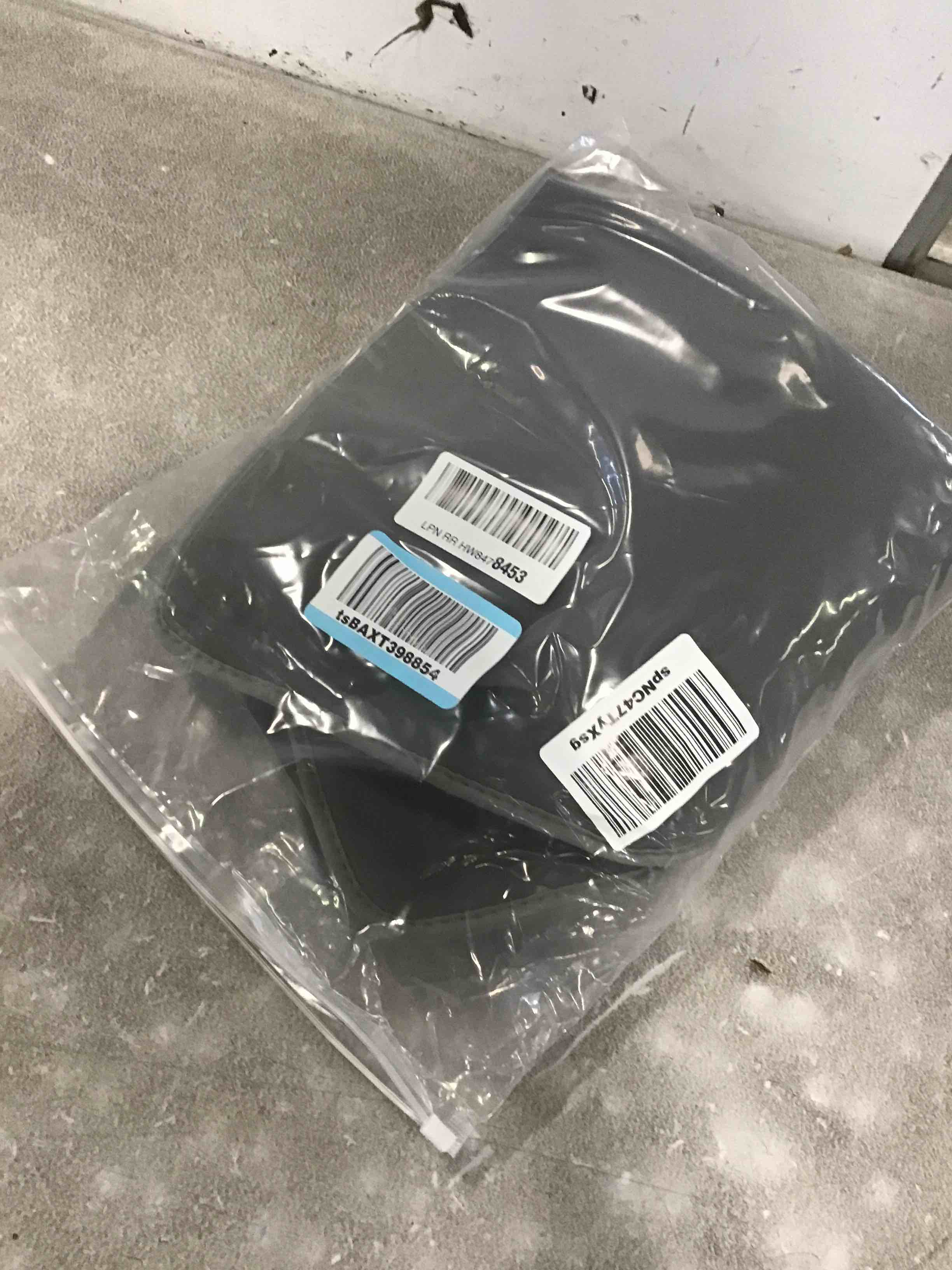 https://s3.amazonaws.com/lotting-images-prod/bidfta/BLU6622472_1717773688544.jpeg