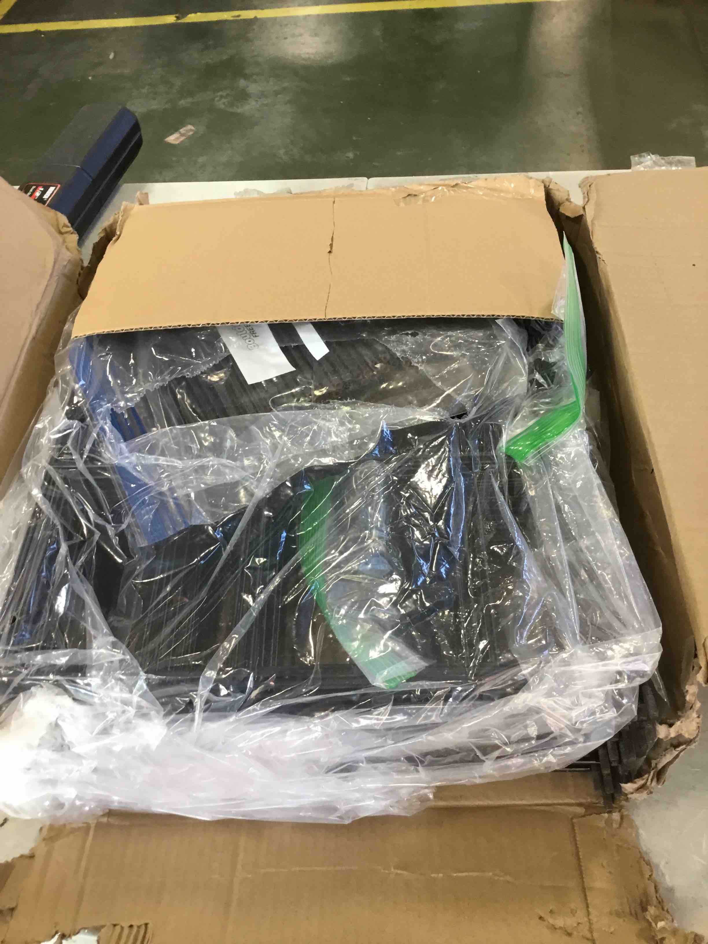https://s3.amazonaws.com/lotting-images-prod/bidfta/BLU6624490_1717071439376.jpeg