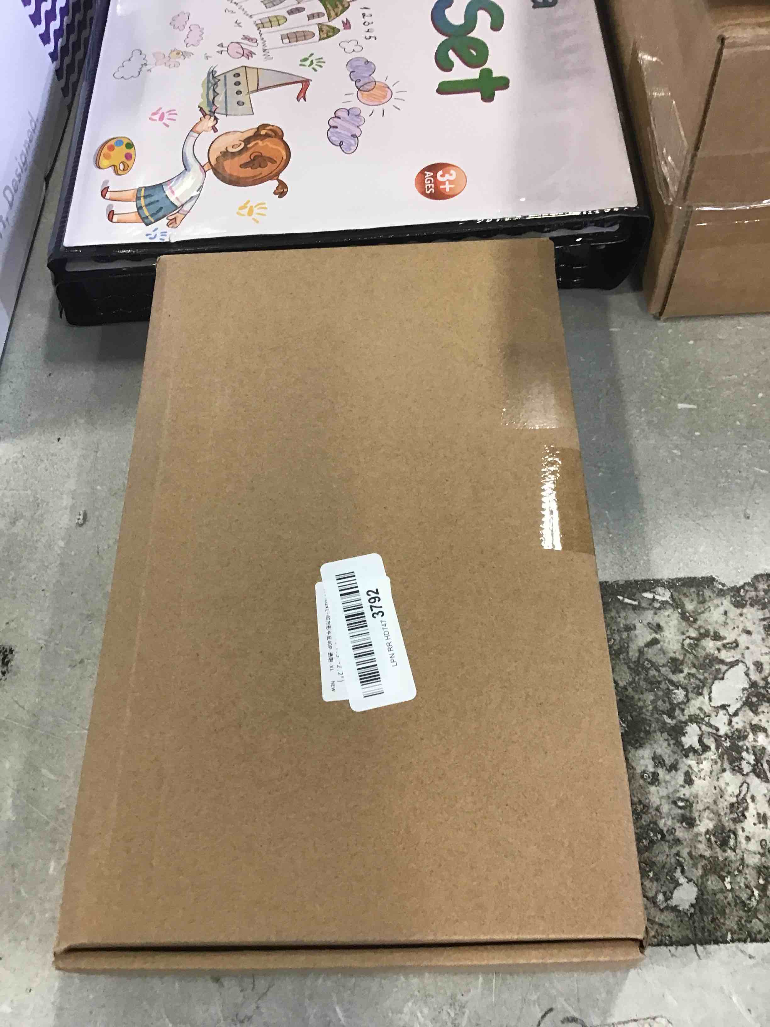 https://s3.amazonaws.com/lotting-images-prod/bidfta/BLU6625698_1717434384096.jpeg