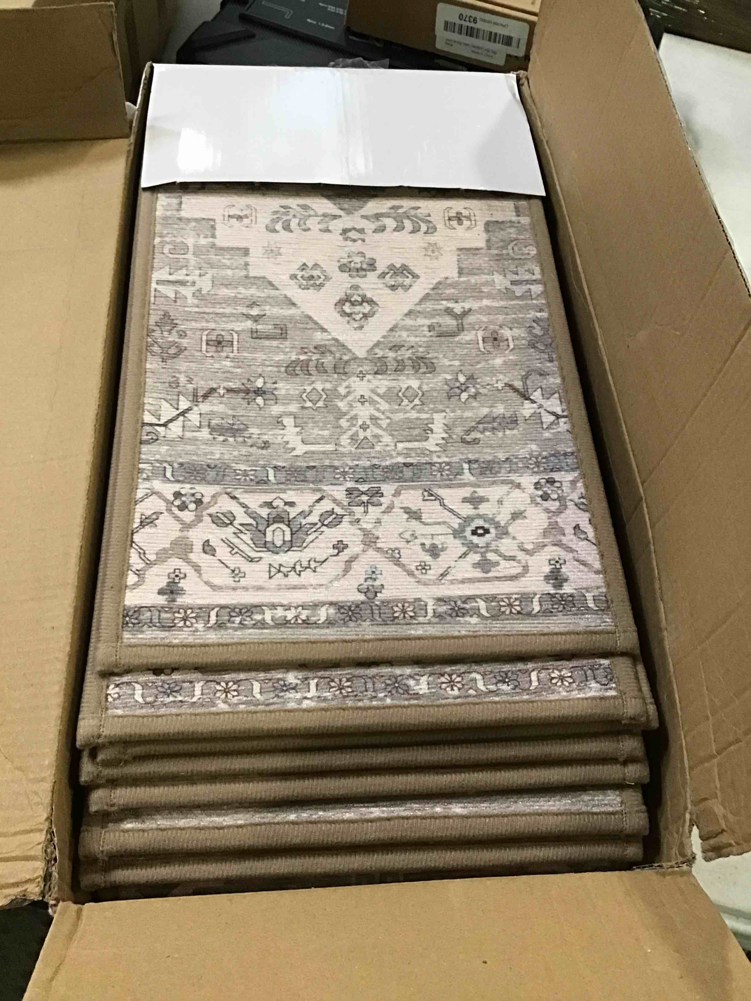 https://s3.amazonaws.com/lotting-images-prod/bidfta/BLU6626666_1717183358347.jpeg