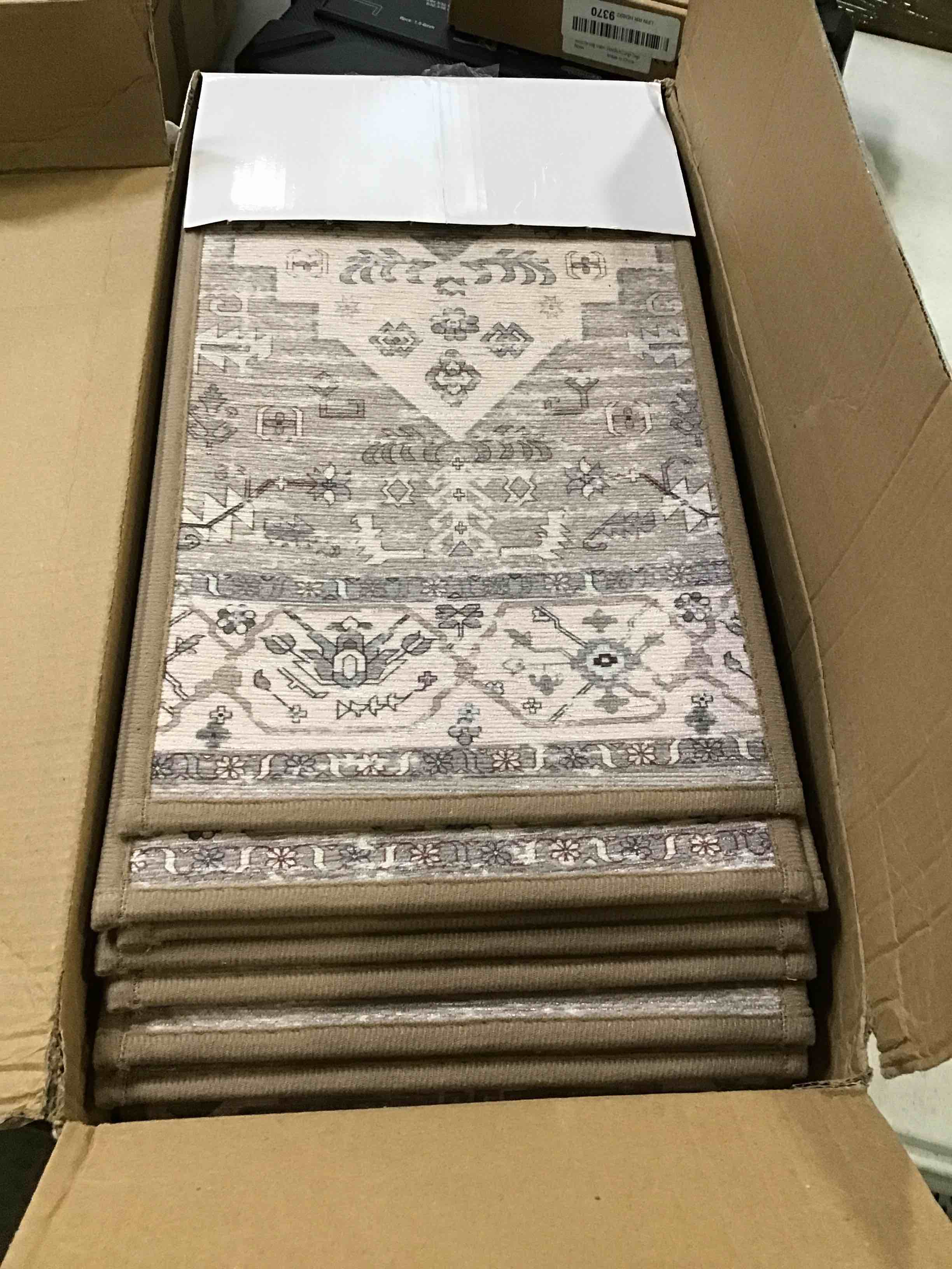 https://s3.amazonaws.com/lotting-images-prod/bidfta/BLU6626666_1717183359441.jpeg