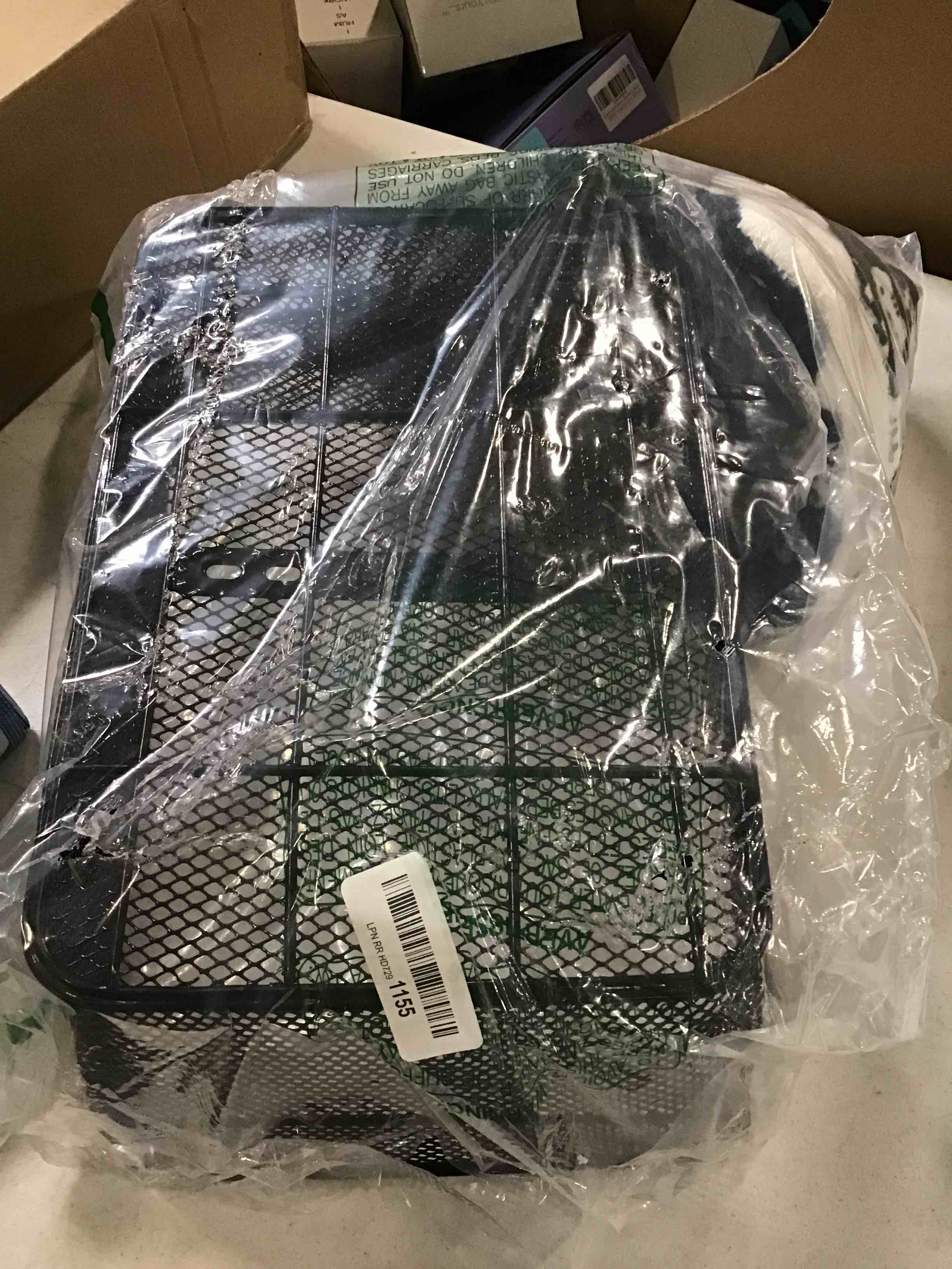 https://s3.amazonaws.com/lotting-images-prod/bidfta/BLU6626873_1717256332193.jpeg