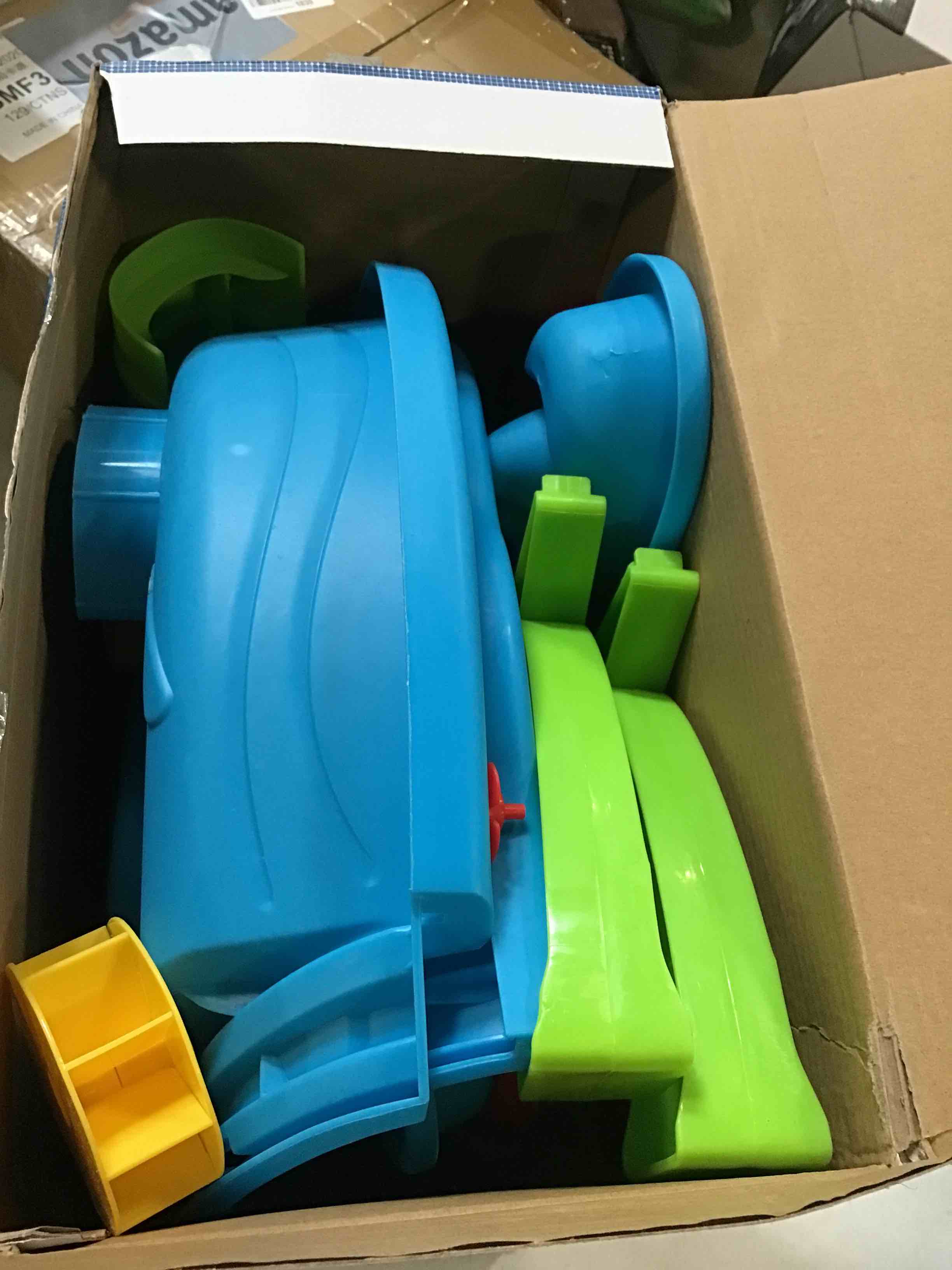 https://s3.amazonaws.com/lotting-images-prod/bidfta/BLU6626874_1717256376603.jpeg