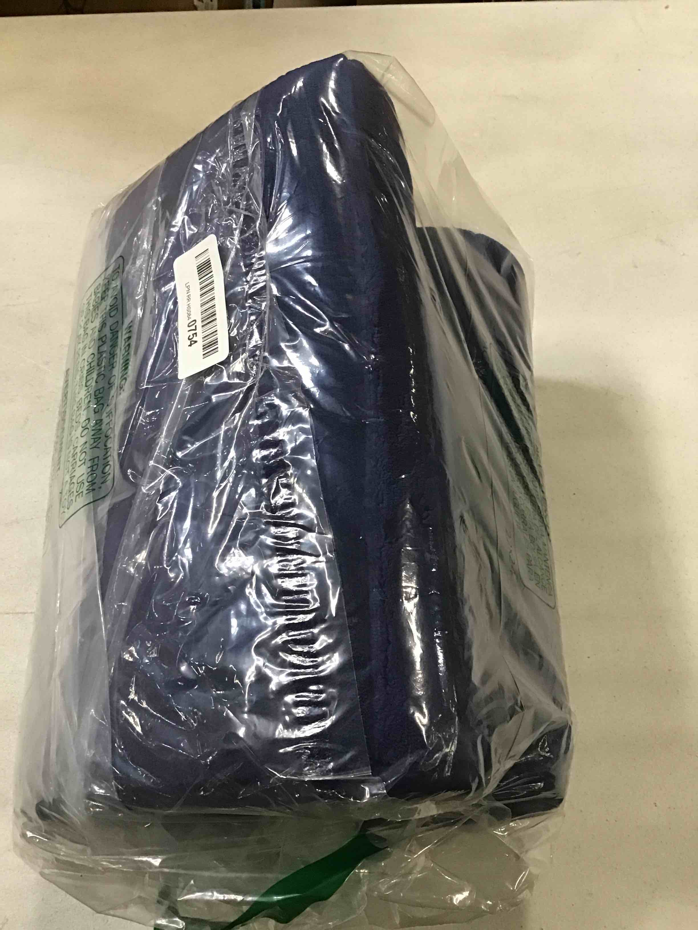 https://s3.amazonaws.com/lotting-images-prod/bidfta/BLU6626960_1717266509500.jpeg