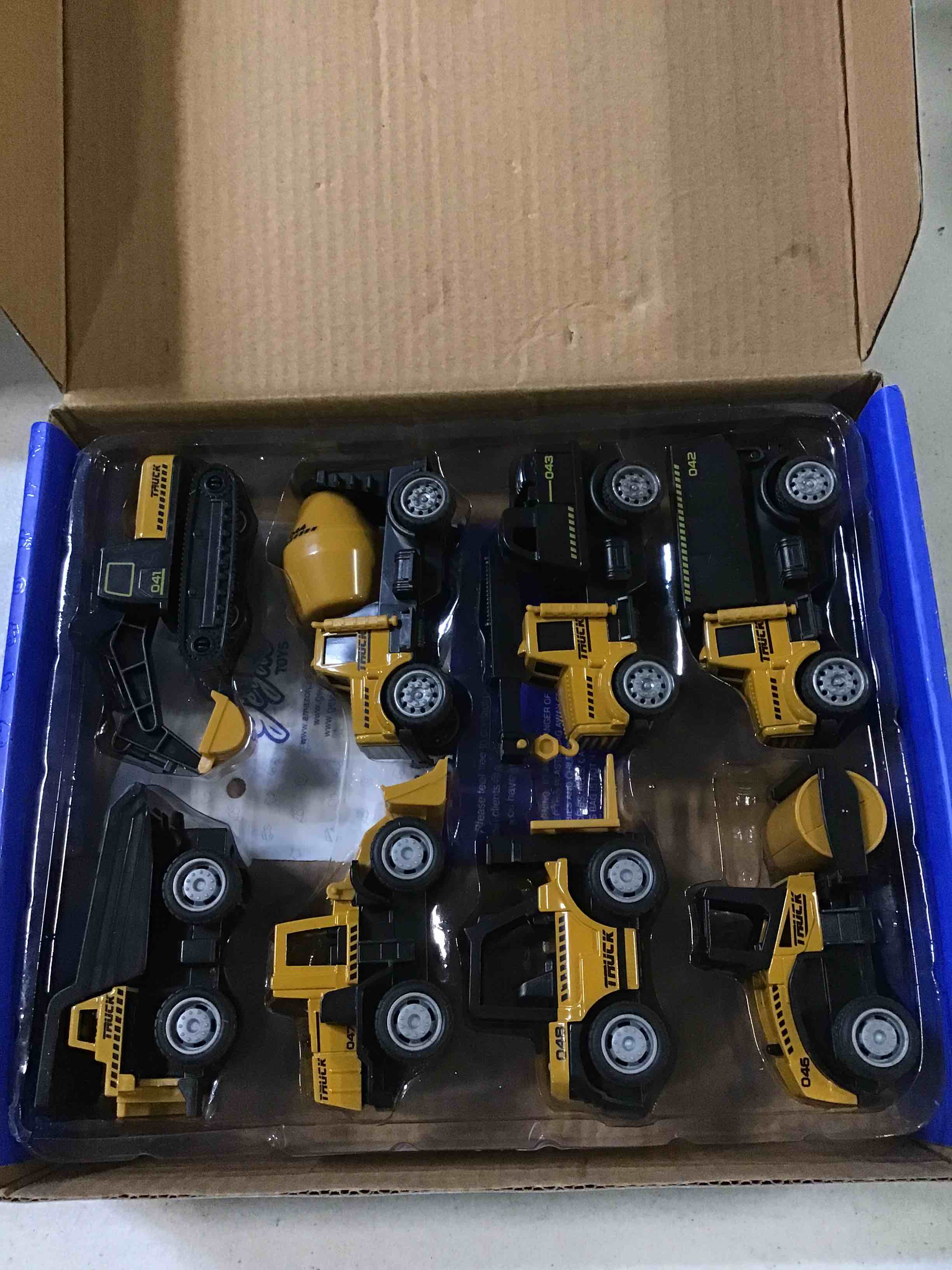 https://s3.amazonaws.com/lotting-images-prod/bidfta/BLU6627280_1717437032254.jpeg