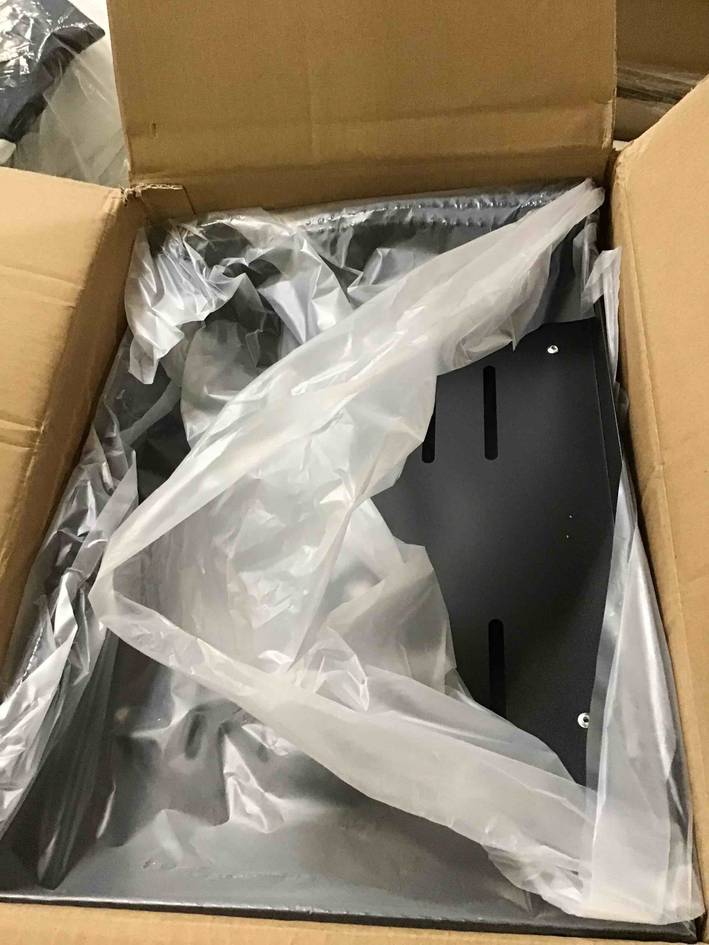https://s3.amazonaws.com/lotting-images-prod/bidfta/BLU6627353_1717444372745.jpeg