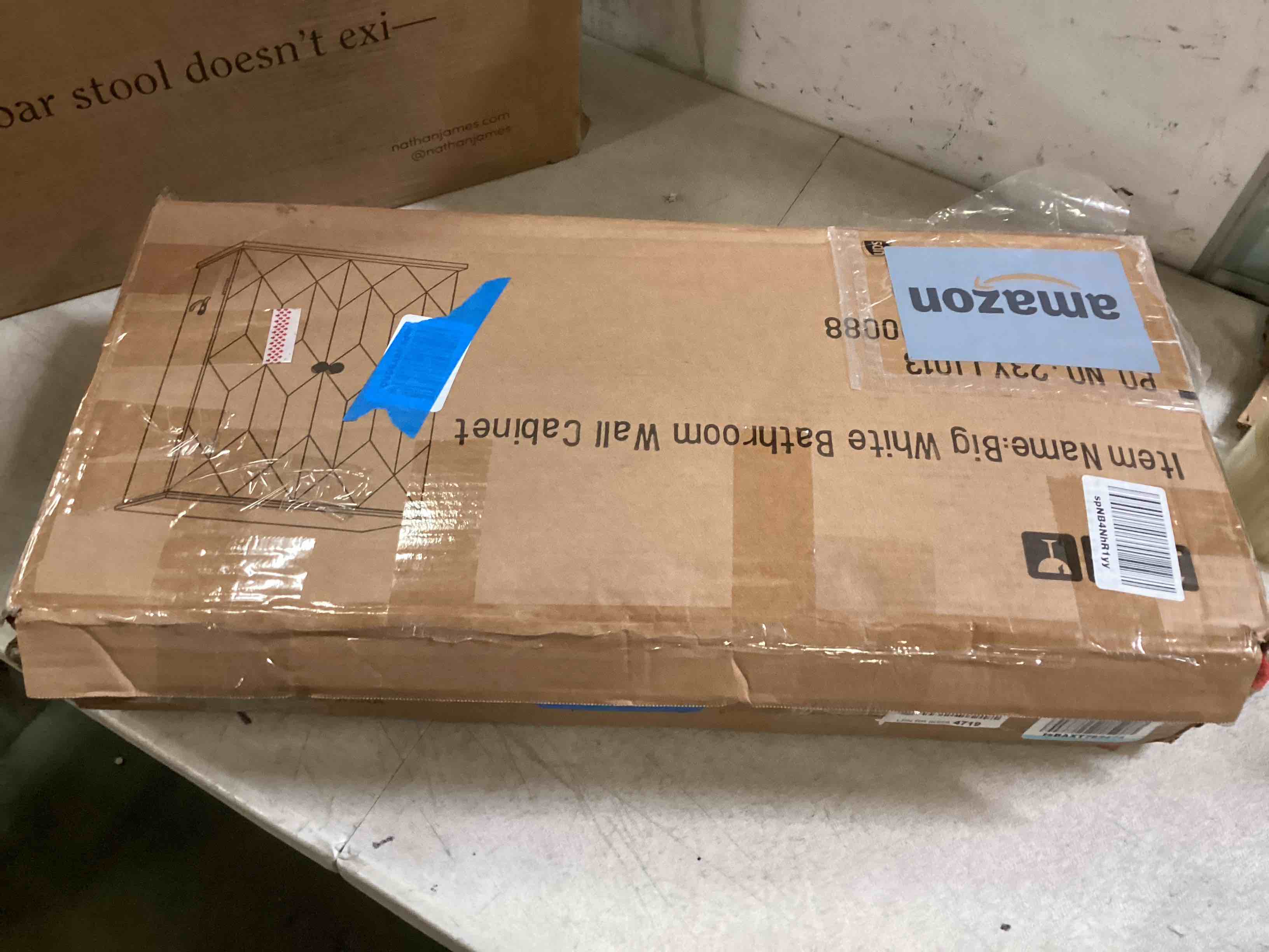 https://s3.amazonaws.com/lotting-images-prod/bidfta/BLU6629690_1717529436252.jpeg