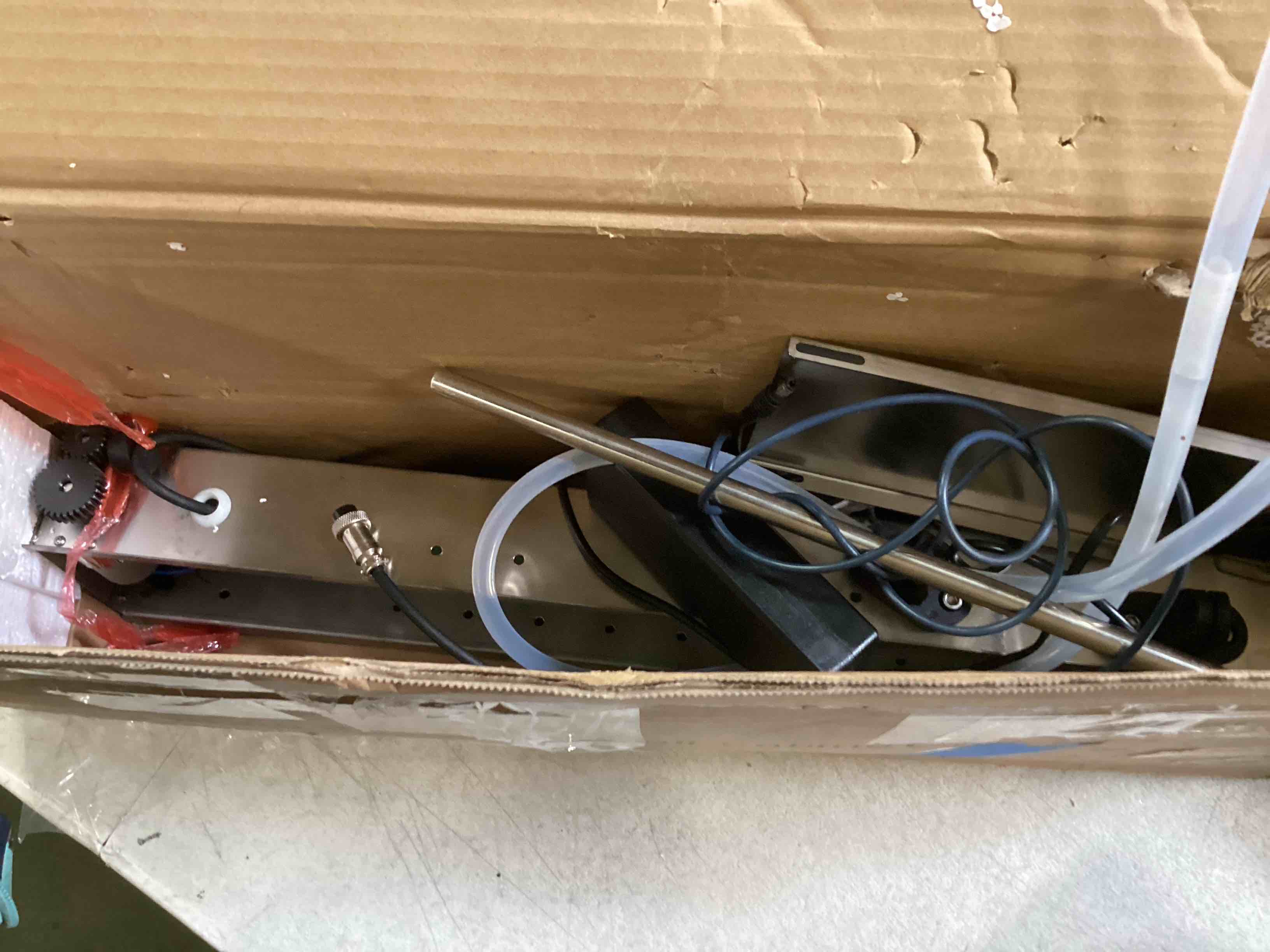 https://s3.amazonaws.com/lotting-images-prod/bidfta/BLU6629690_1717529555374.jpeg