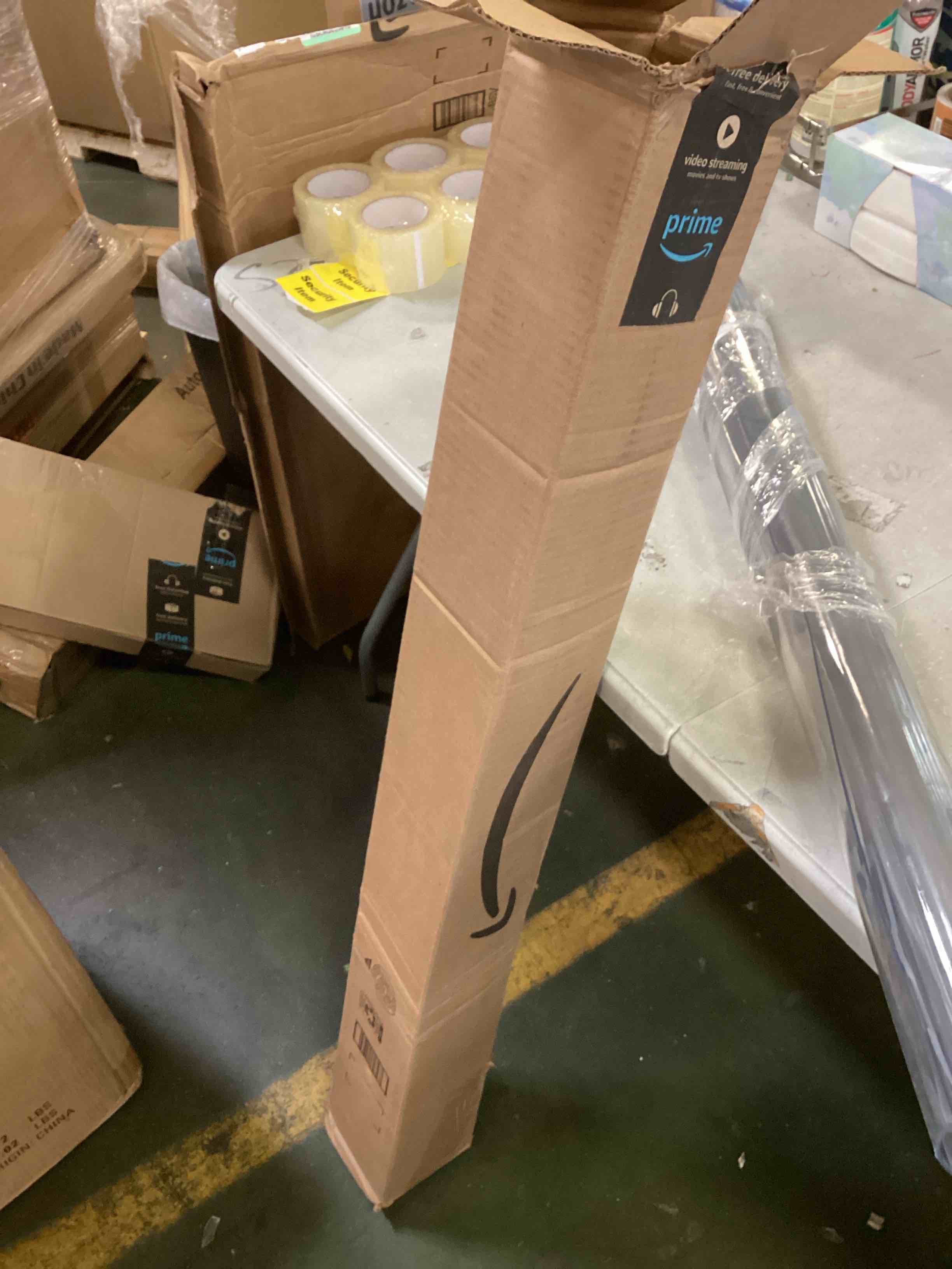 https://s3.amazonaws.com/lotting-images-prod/bidfta/BLU6629807_1717599605436.jpeg
