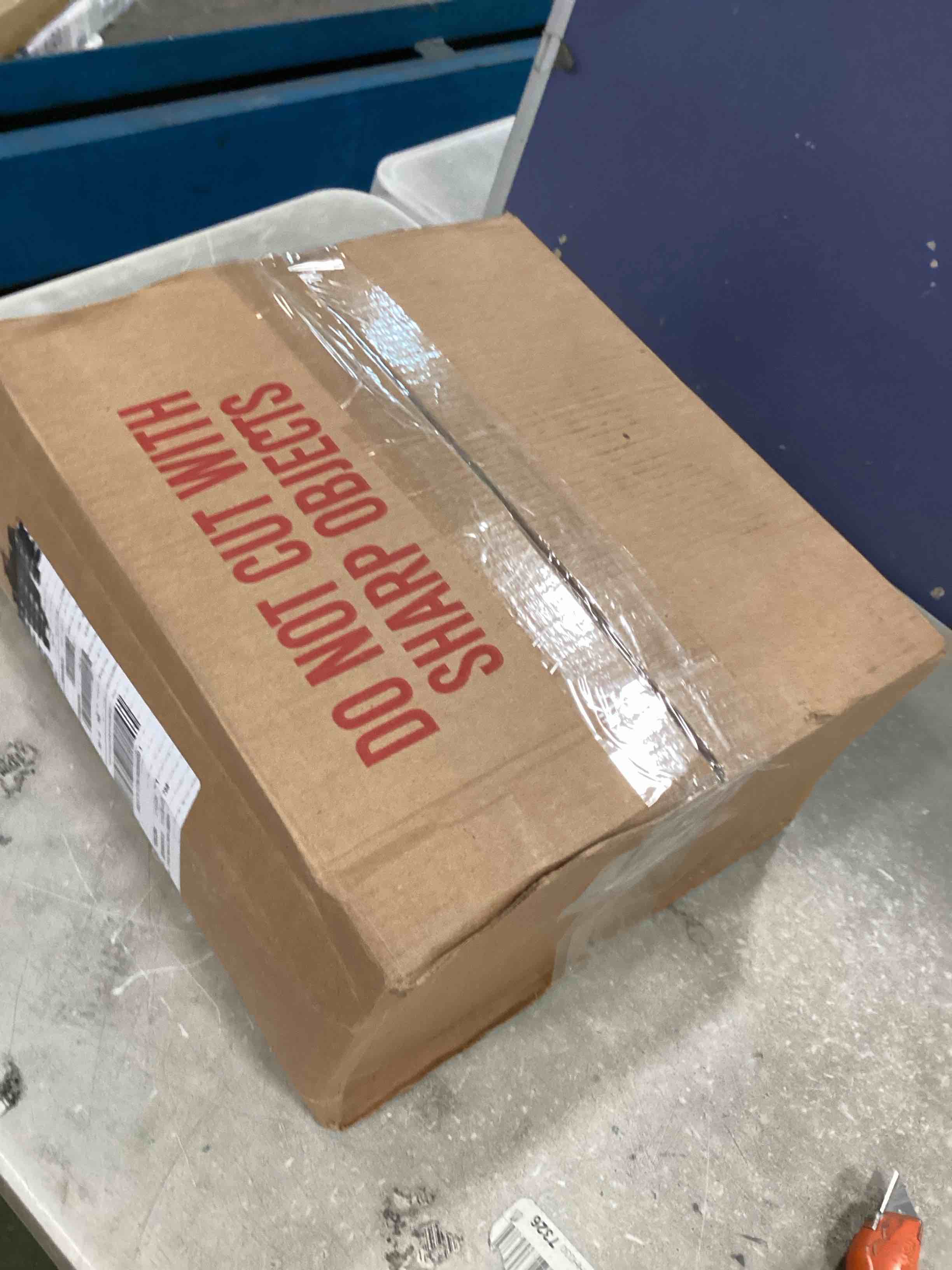 https://s3.amazonaws.com/lotting-images-prod/bidfta/BLU6631040_1717588630148.jpeg