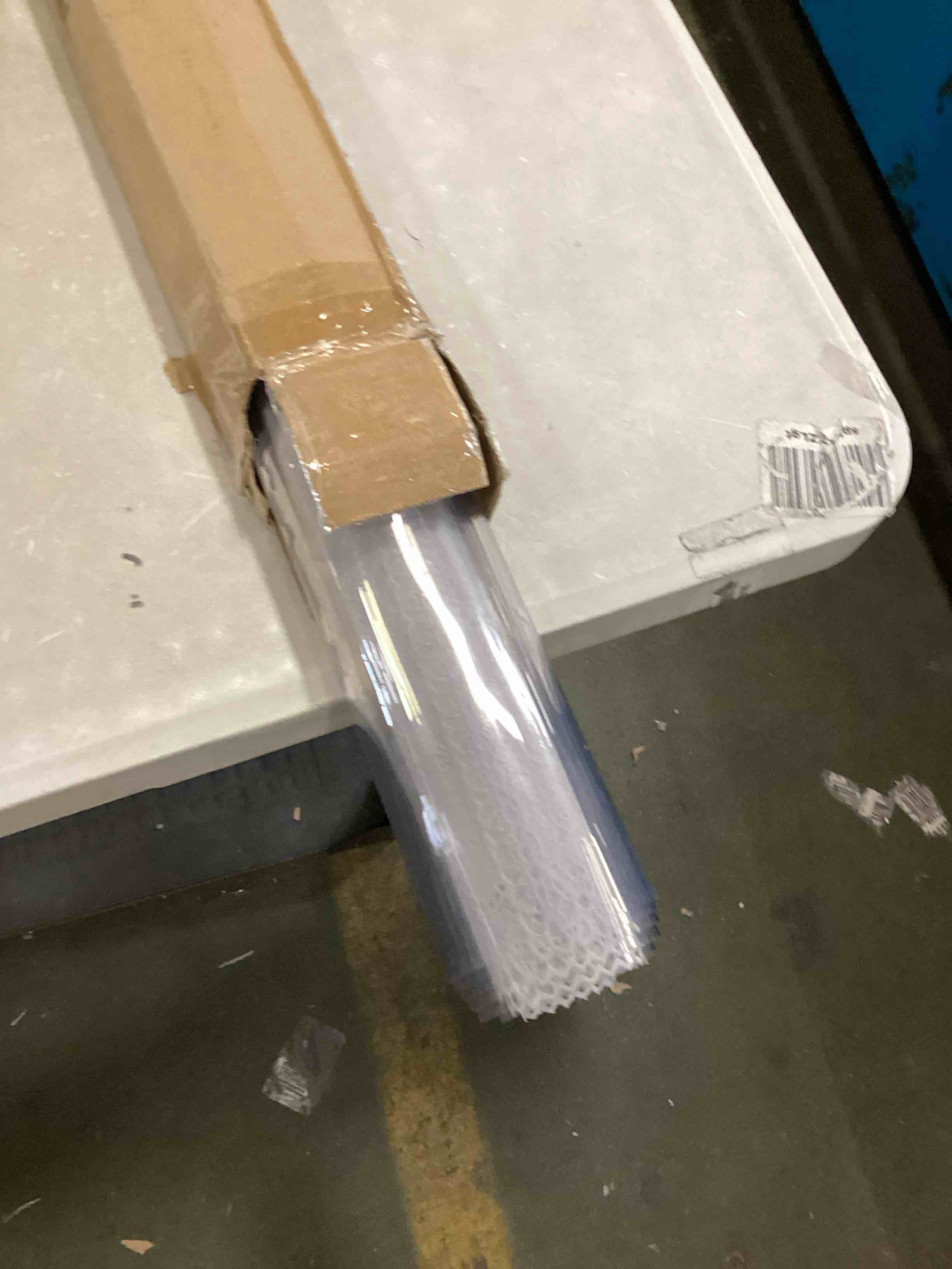 https://s3.amazonaws.com/lotting-images-prod/bidfta/BLU6631476_1717699514260.jpeg