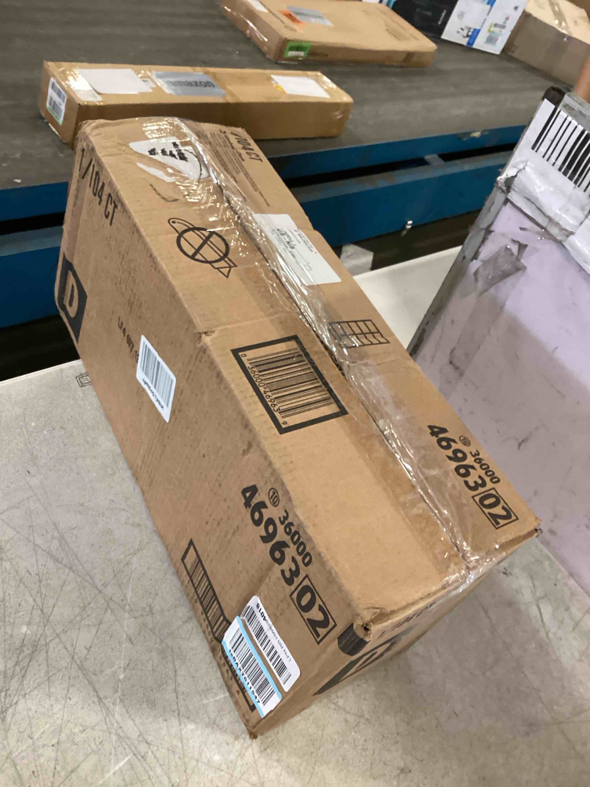 https://s3.amazonaws.com/lotting-images-prod/bidfta/BLU6631596_1717768214106.jpeg