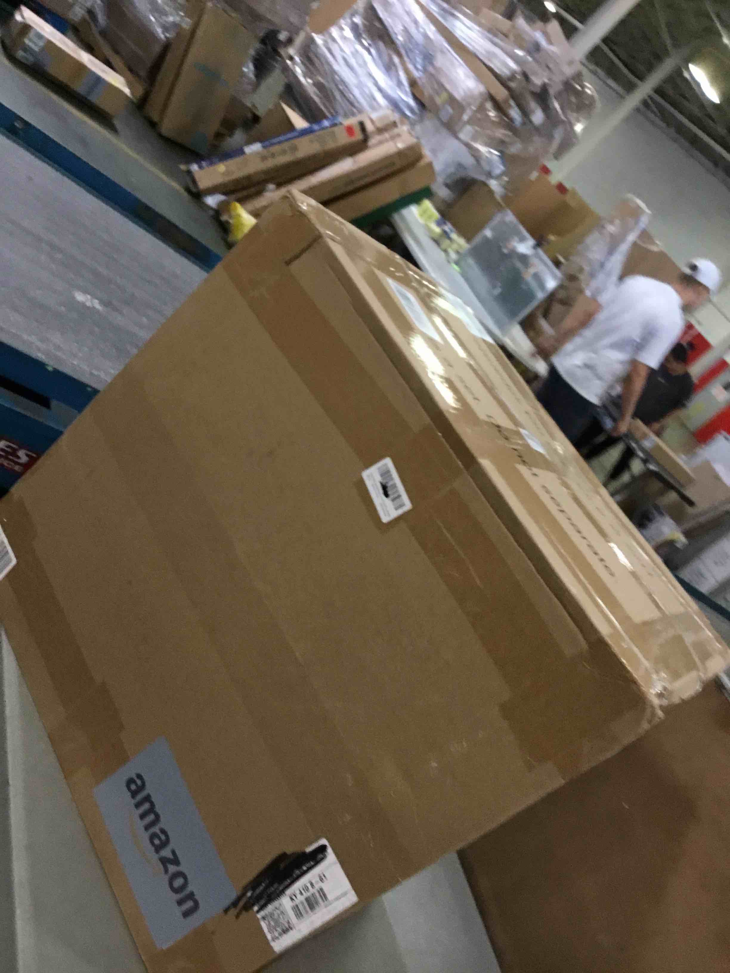 https://s3.amazonaws.com/lotting-images-prod/bidfta/BLU6632349_1719512526499.jpeg
