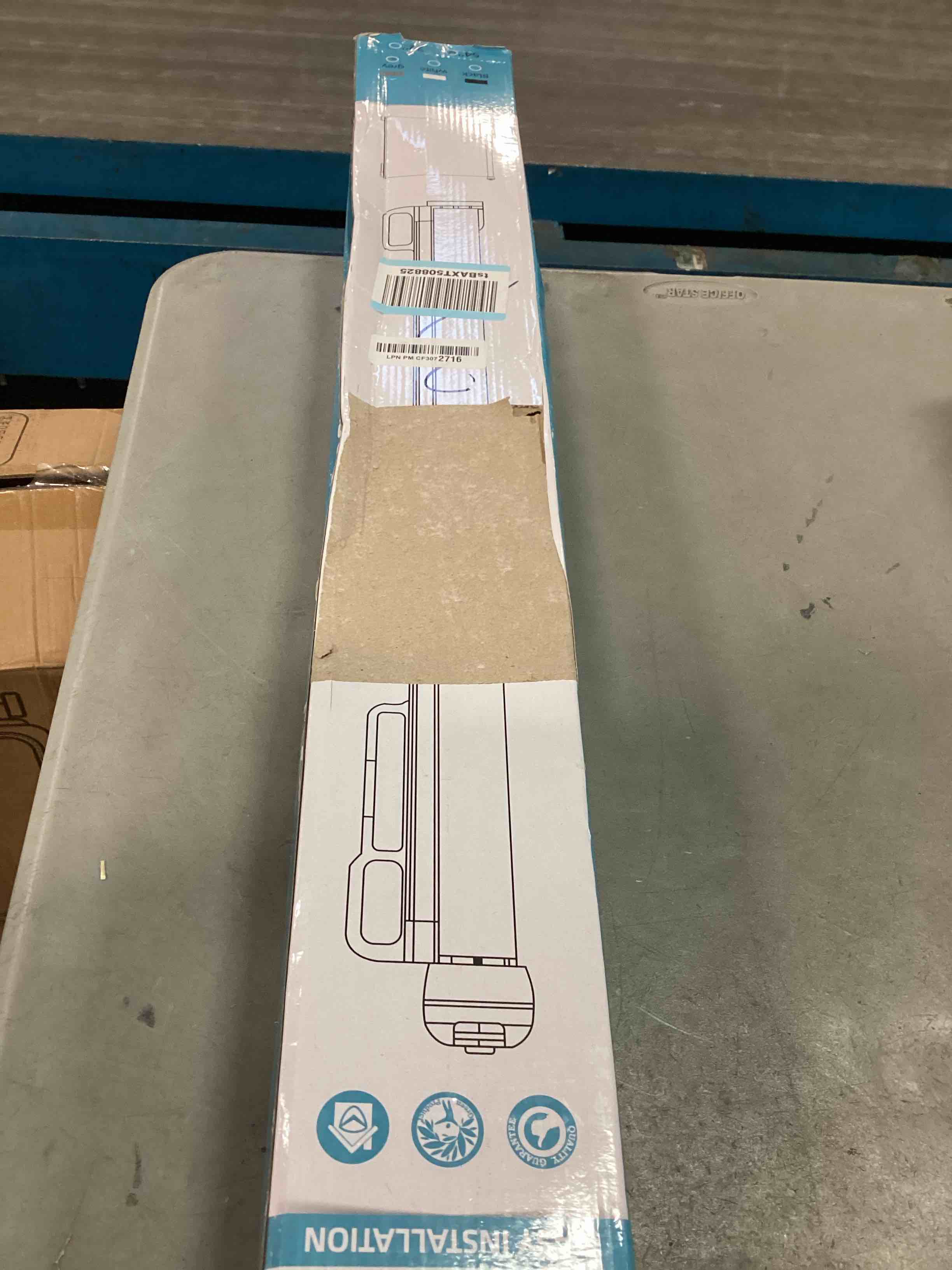 https://s3.amazonaws.com/lotting-images-prod/bidfta/BLU6632507_1719533389636.jpeg
