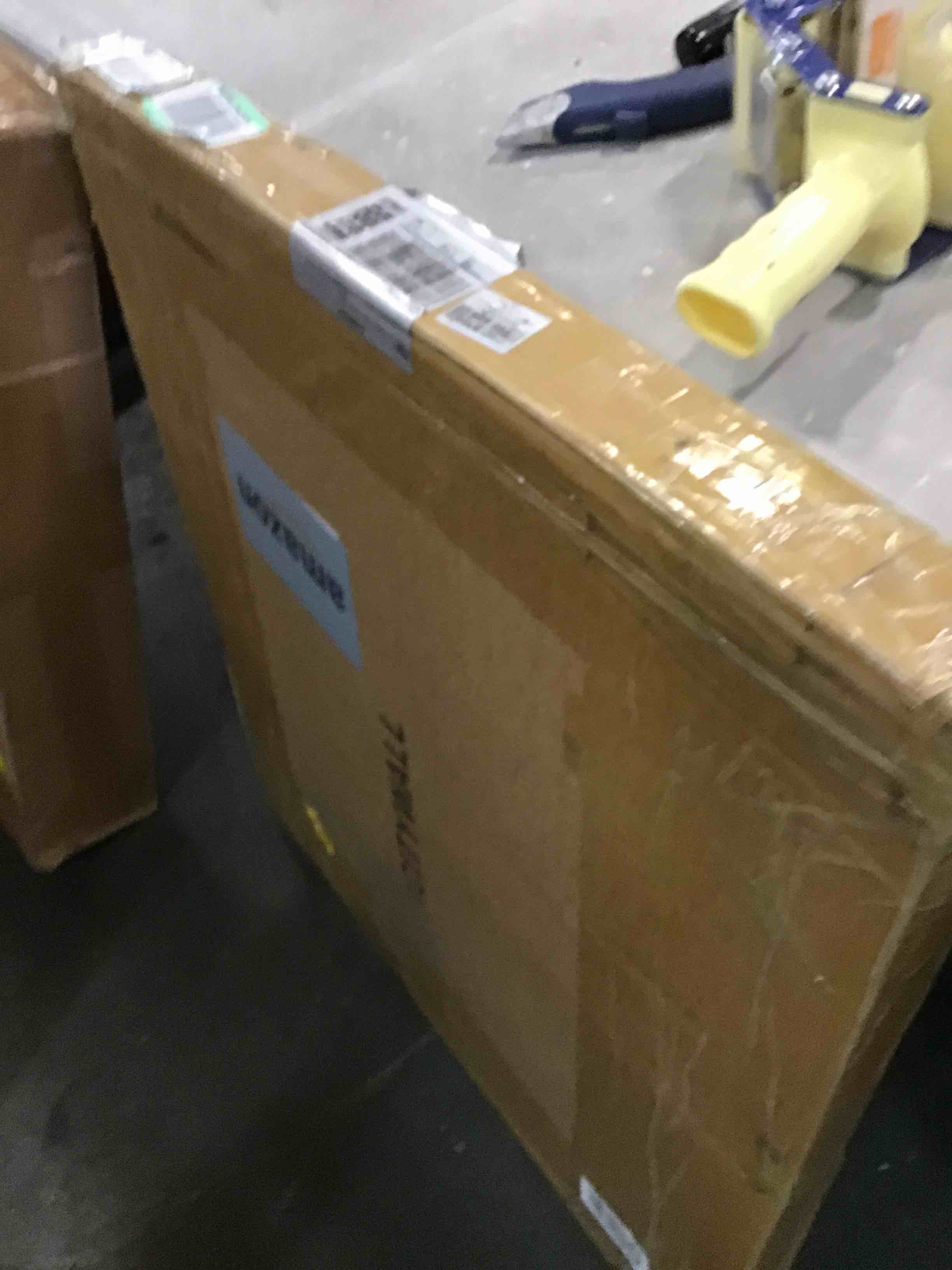 https://s3.amazonaws.com/lotting-images-prod/bidfta/BLU6632711_1719581272793.jpeg