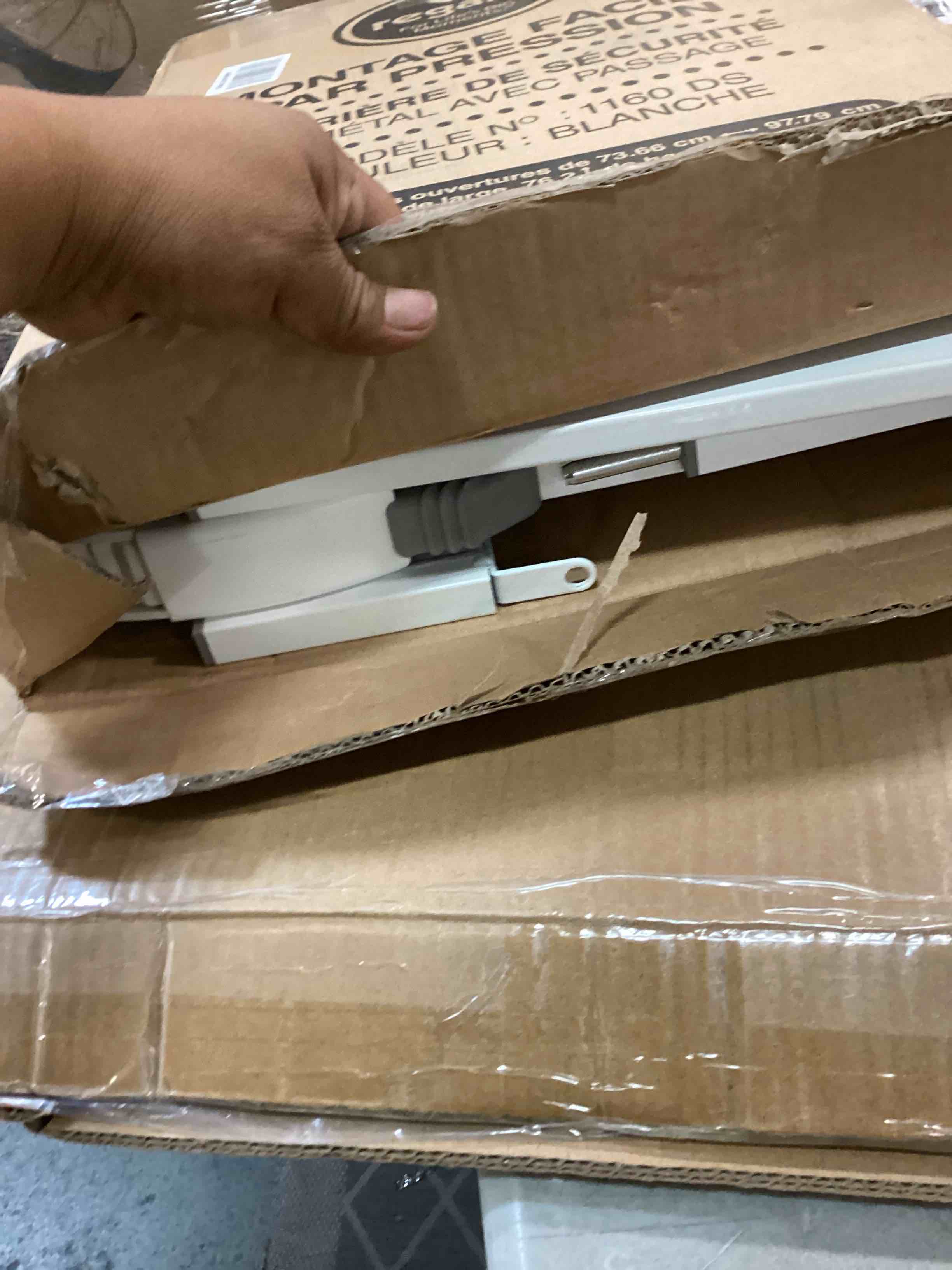 https://s3.amazonaws.com/lotting-images-prod/bidfta/BLU6633089_1719629511024.jpeg