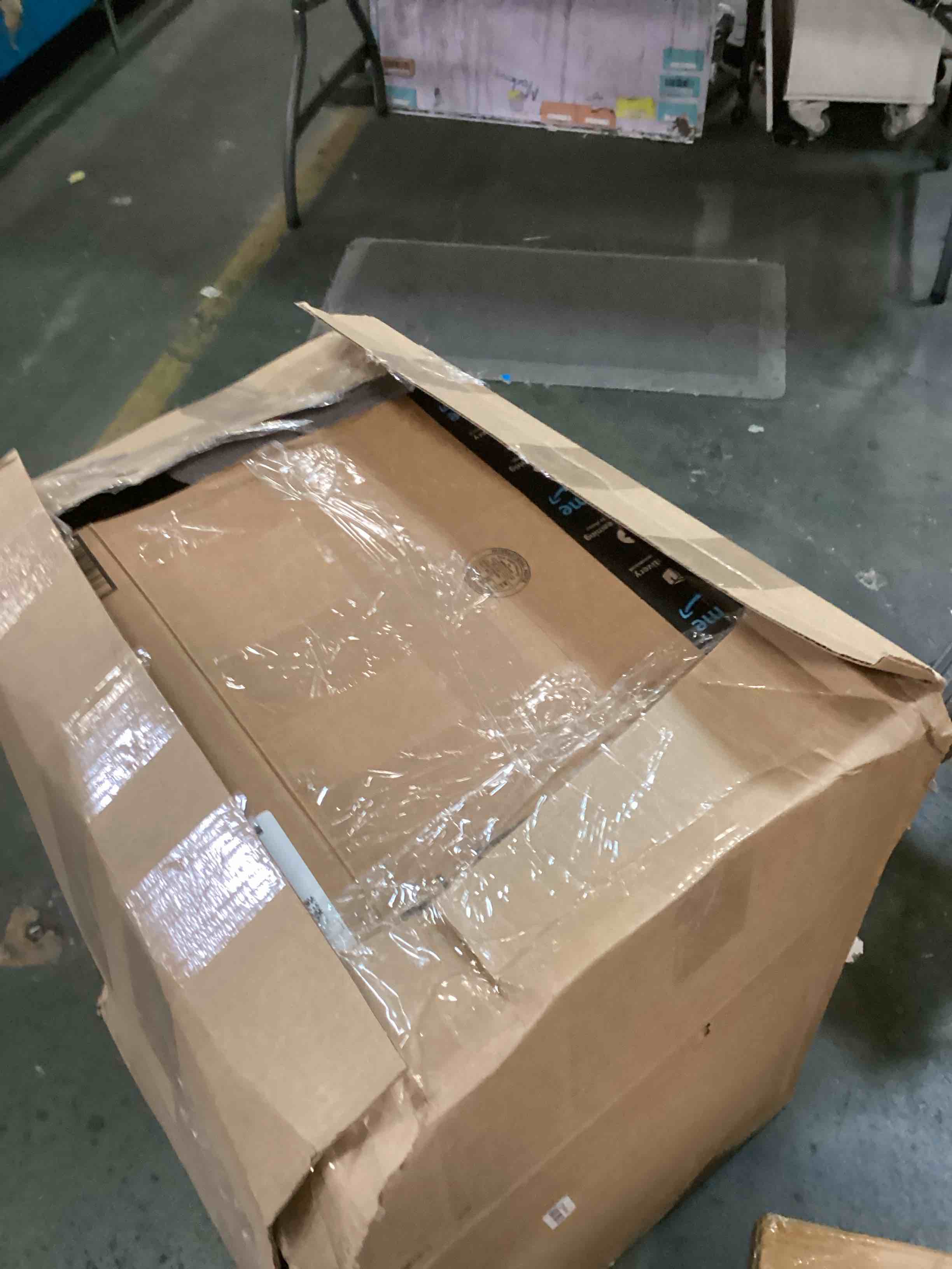 https://s3.amazonaws.com/lotting-images-prod/bidfta/BLU6633133_1719868290317.jpeg