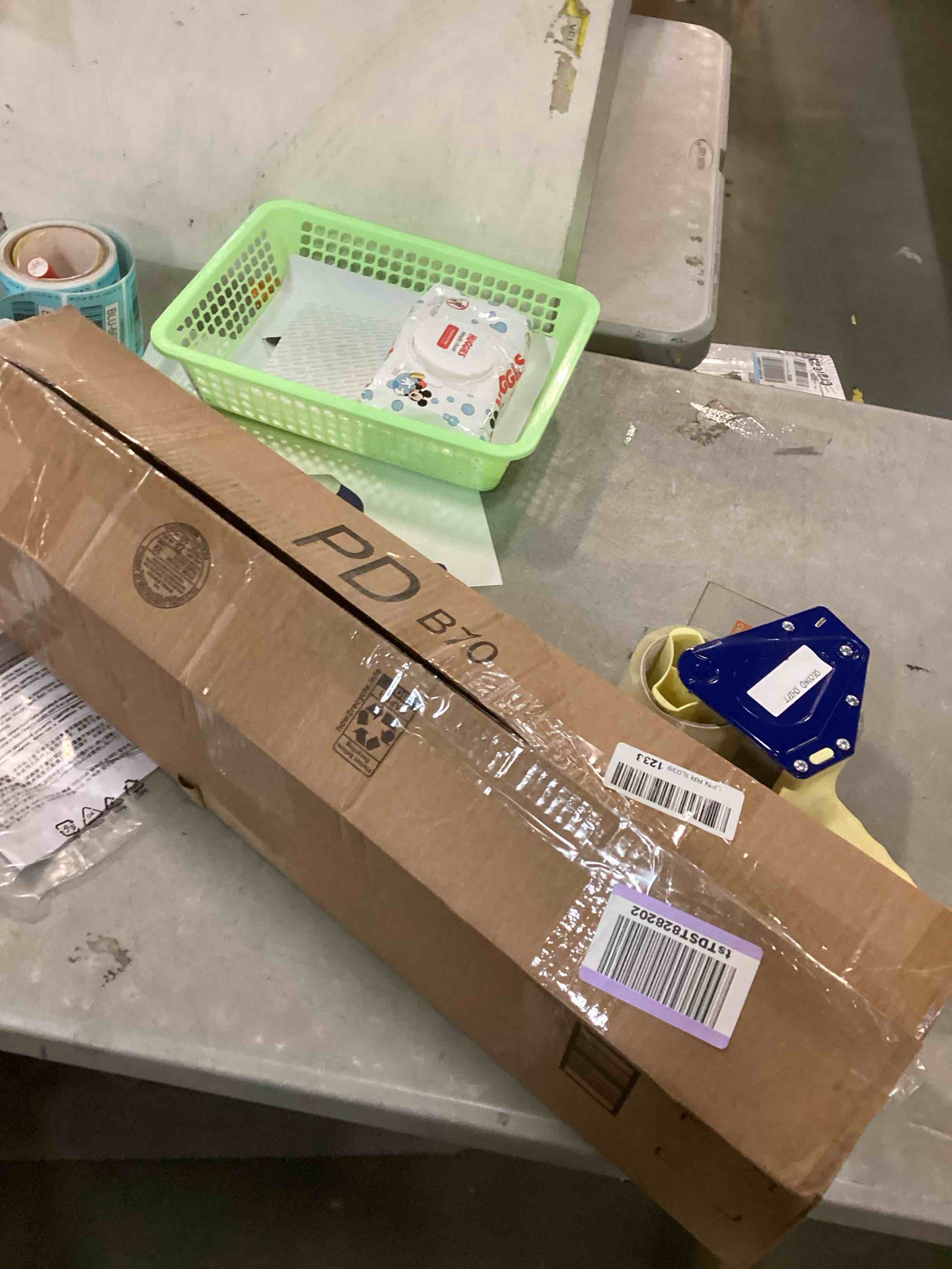 https://s3.amazonaws.com/lotting-images-prod/bidfta/BLU6633161_1719879013409.jpeg