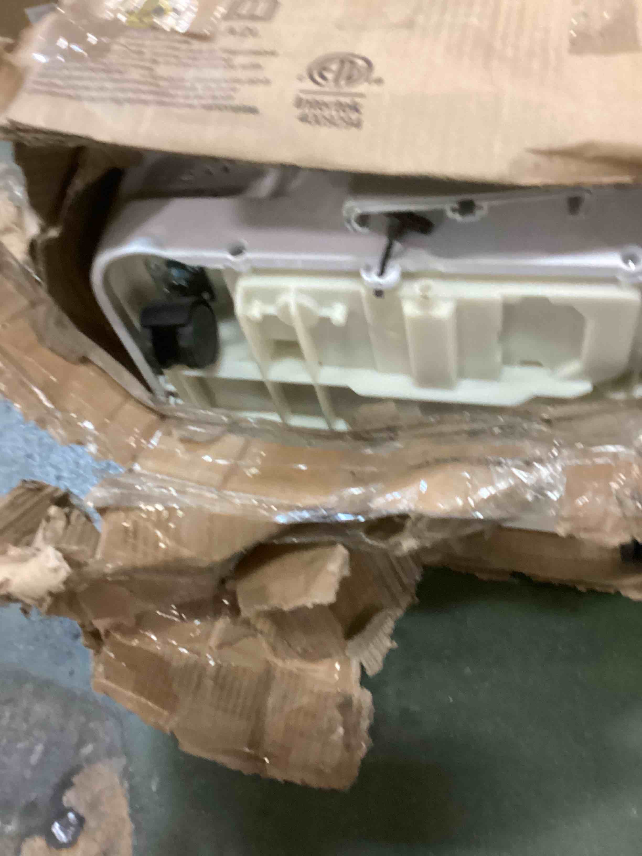 https://s3.amazonaws.com/lotting-images-prod/bidfta/BLU6633187_1719890394752.jpeg