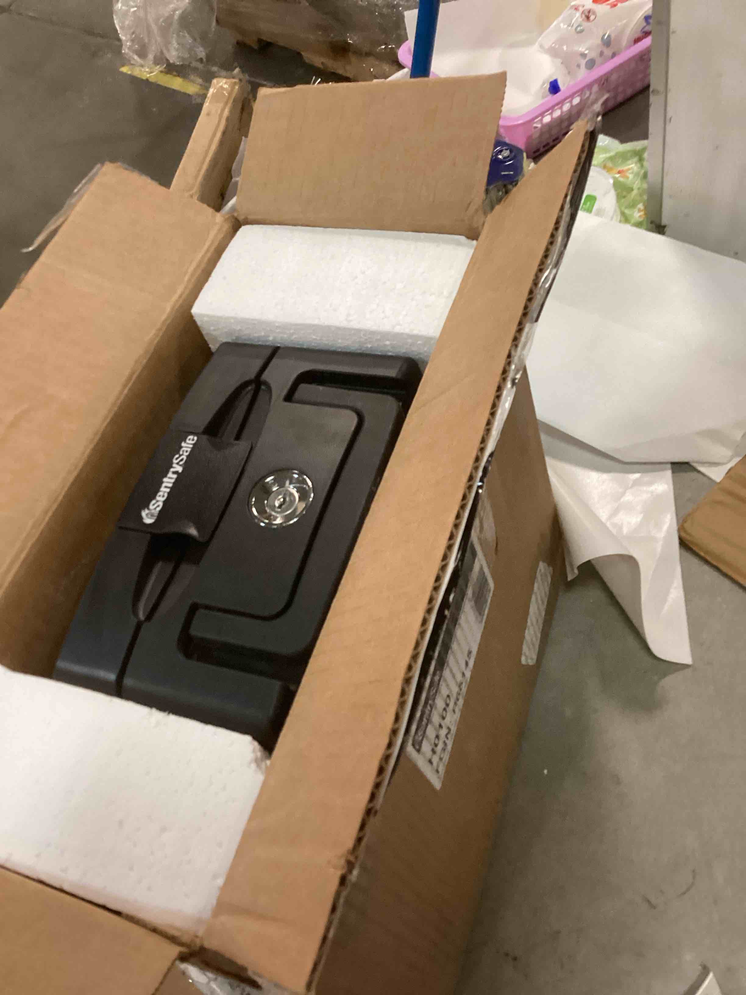 https://s3.amazonaws.com/lotting-images-prod/bidfta/BLU6633284_1719967933056.jpeg