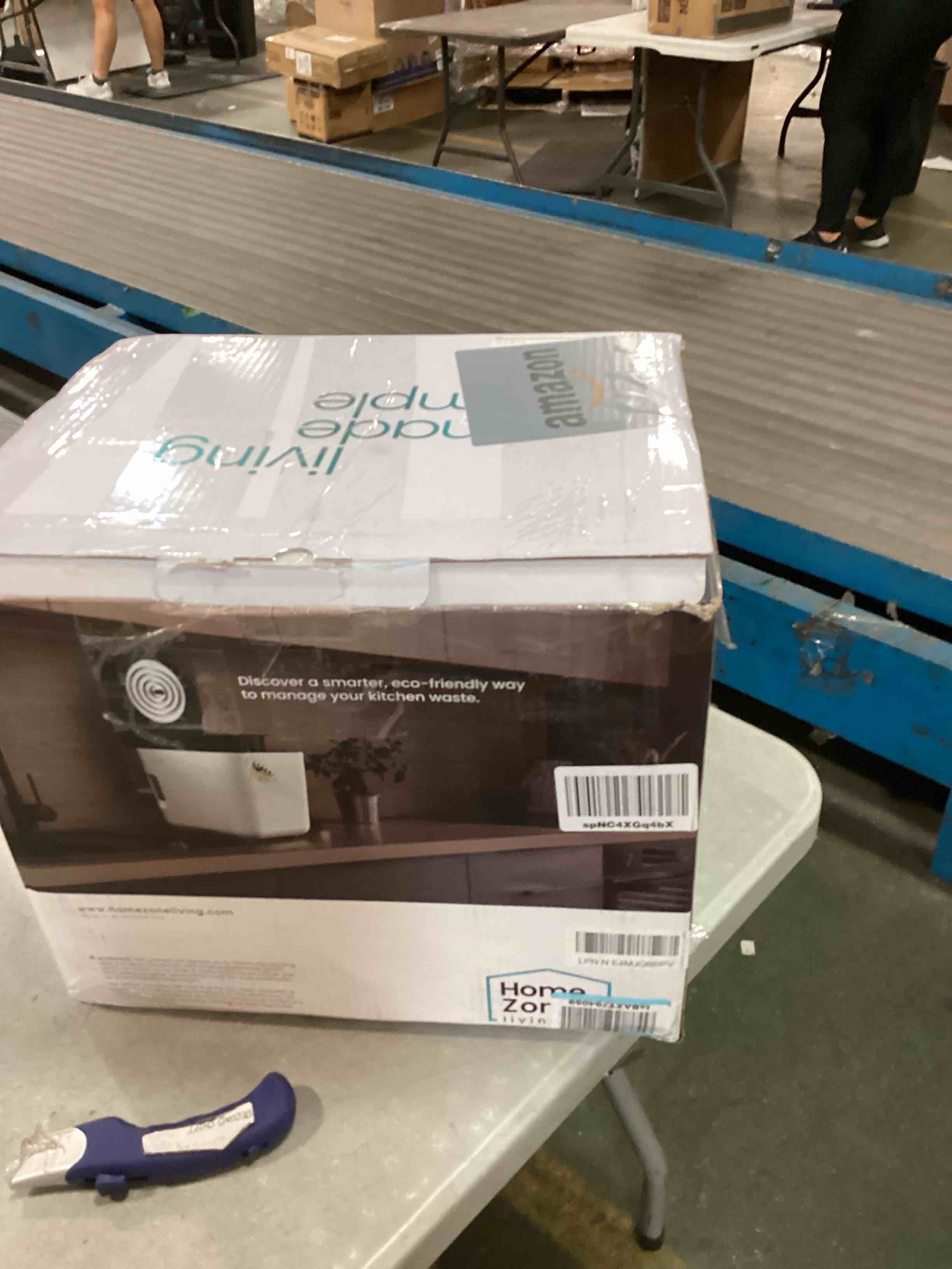 https://s3.amazonaws.com/lotting-images-prod/bidfta/BLU6633433_1720063493343.jpeg