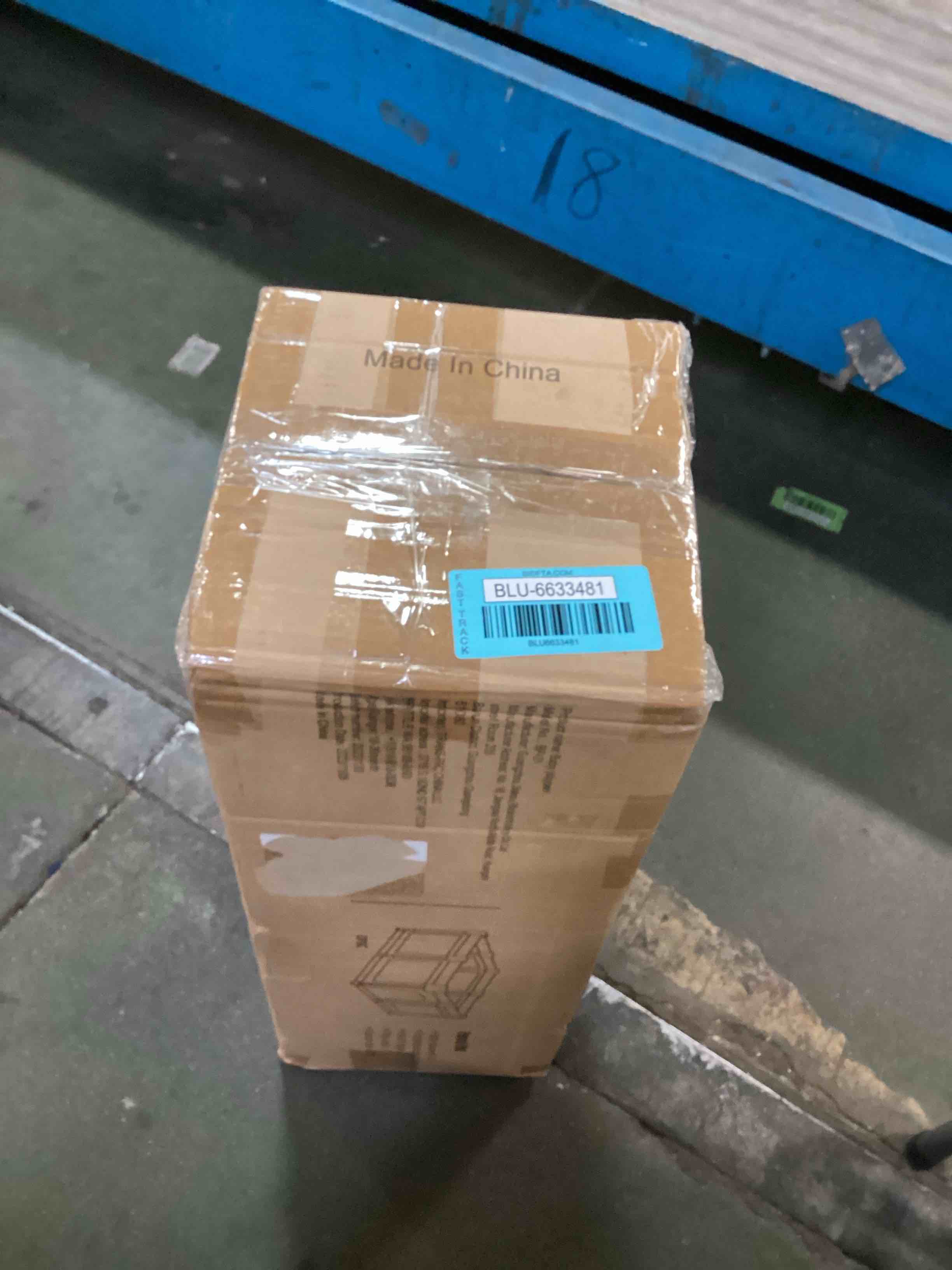 https://s3.amazonaws.com/lotting-images-prod/bidfta/BLU6633481_1720632169145.jpeg