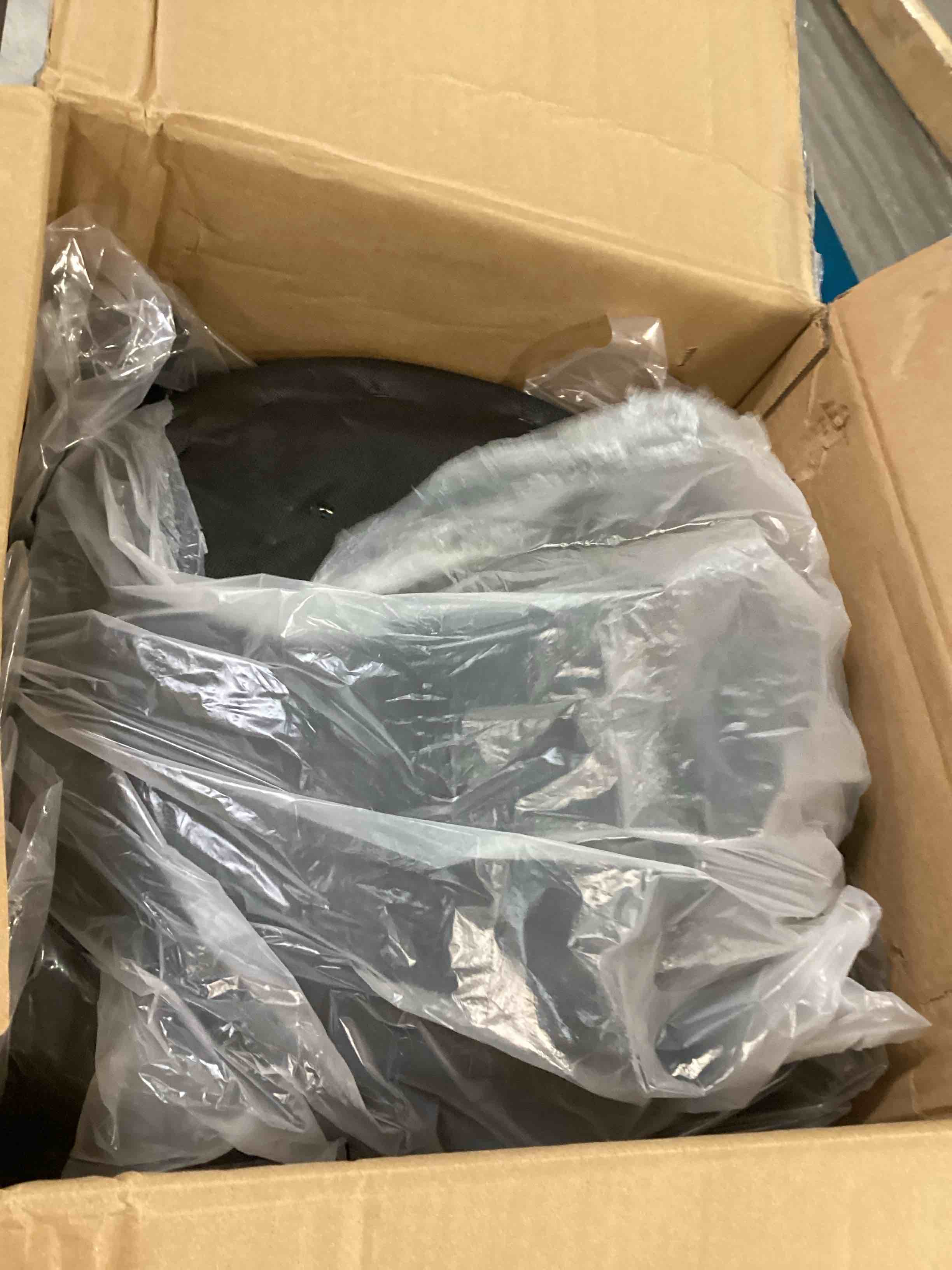 https://s3.amazonaws.com/lotting-images-prod/bidfta/BLU6633617_1720705501238.jpeg