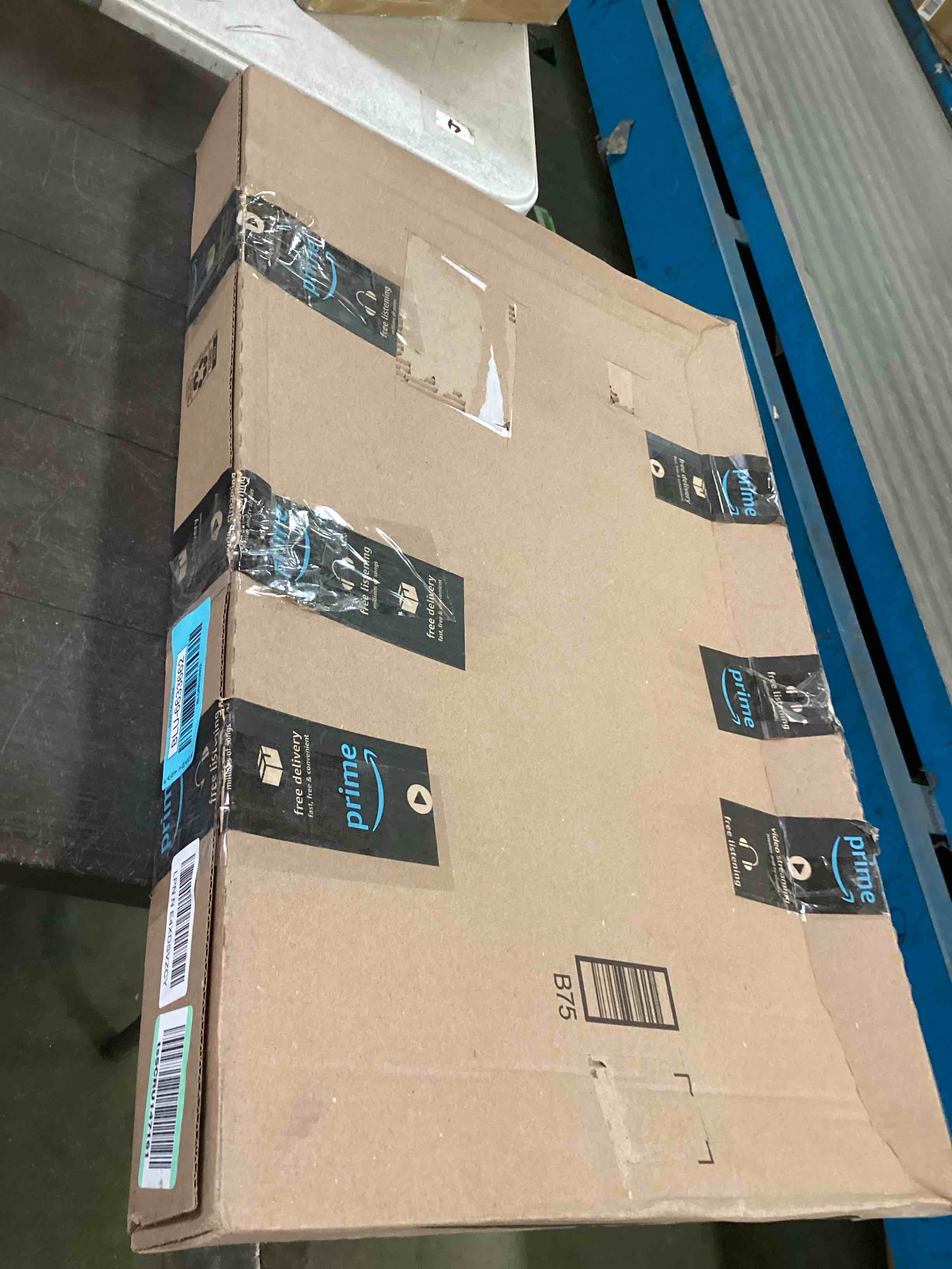 https://s3.amazonaws.com/lotting-images-prod/bidfta/BLU6633662_1720711364214.jpeg