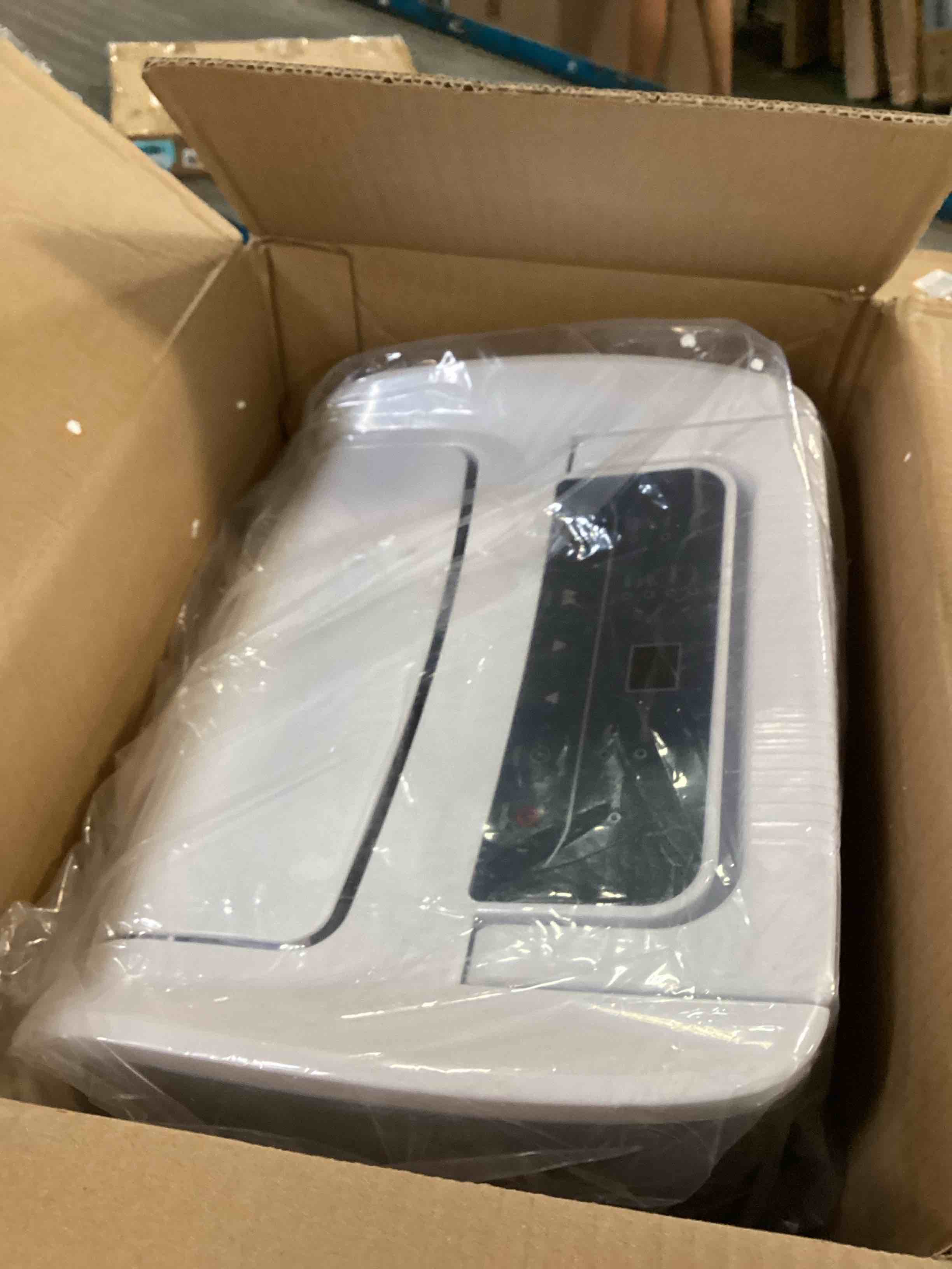 https://s3.amazonaws.com/lotting-images-prod/bidfta/BLU6633702_1720718914316.jpeg